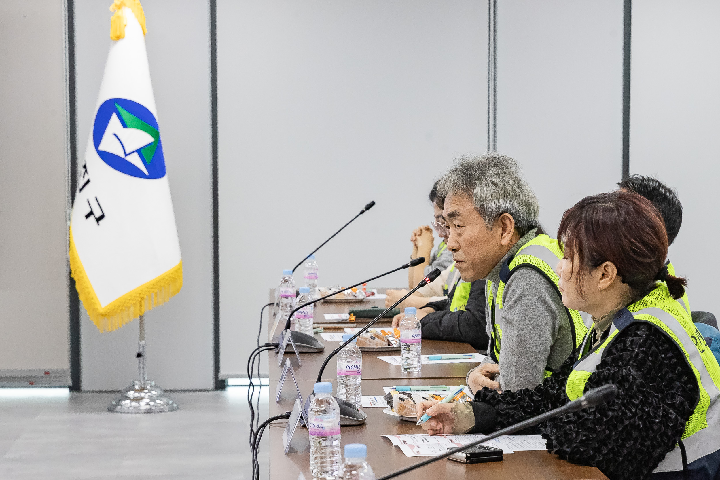 20251113-2025년 하반기 민원안전보안관 간담회 20251113-5087_L_122248.jpg