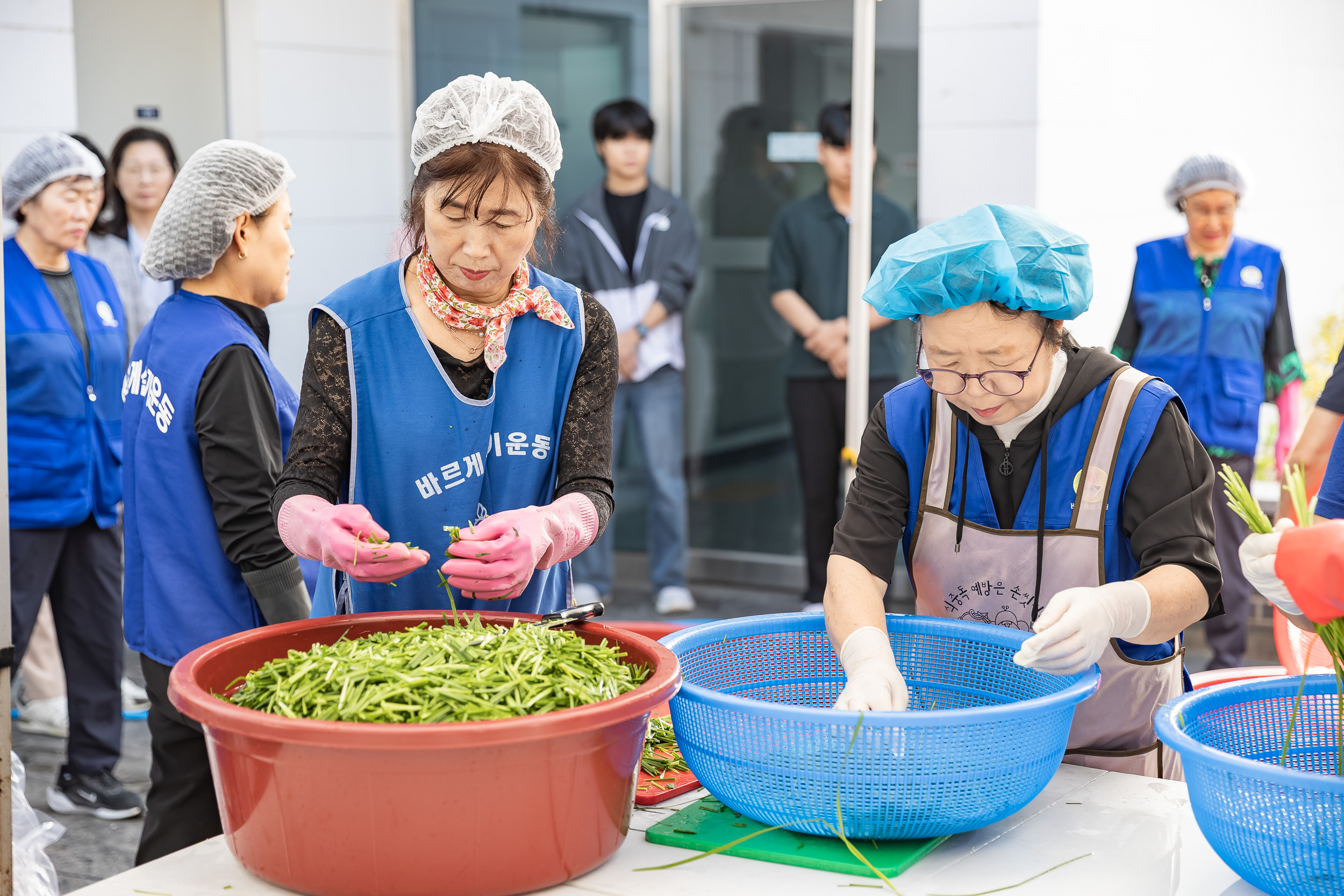 20251001-바르게살기운동 광진구협의회 어려운 이웃 밑반찬 만들어드리기 20251001-51808_L_134245.jpg