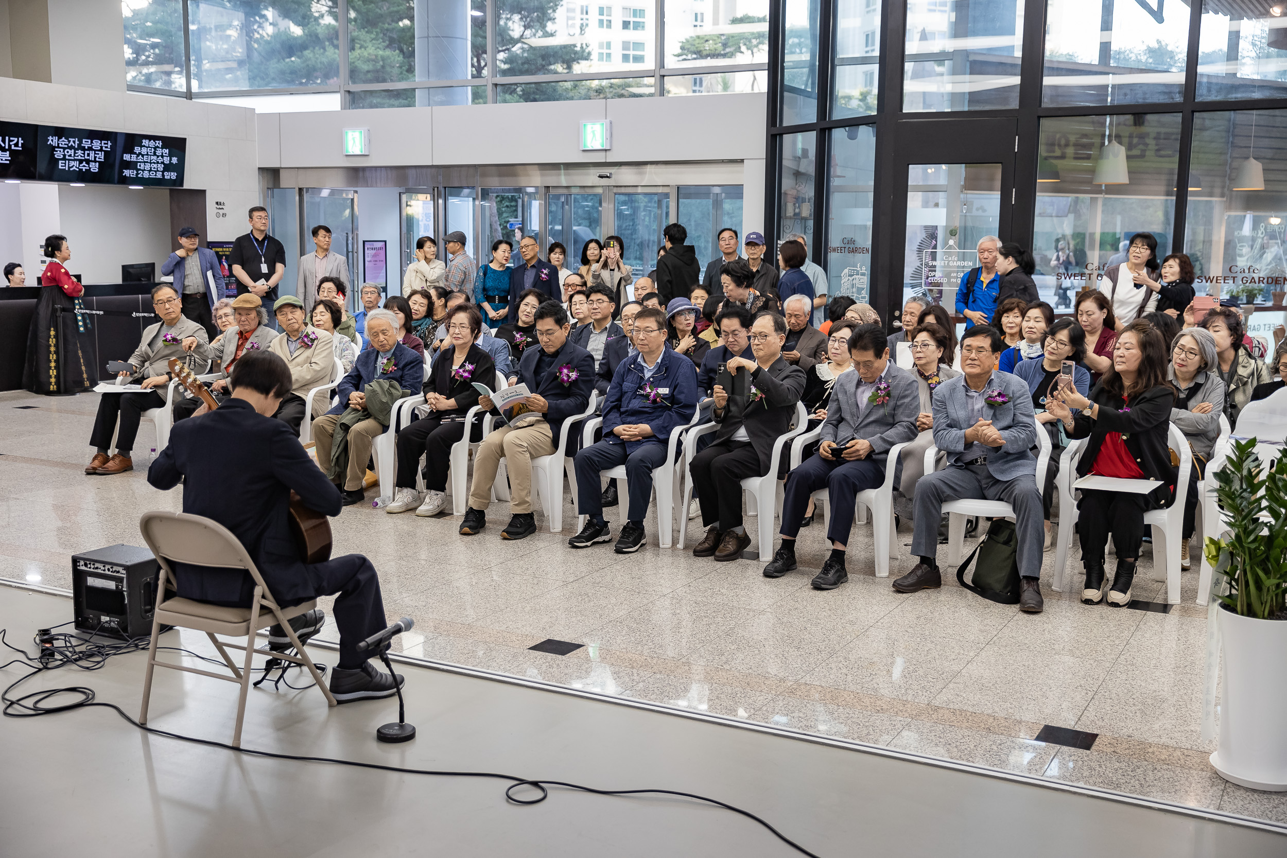 20251016-2025 제30회 광진예술인초대전 20251016-58496_L_202817.jpg