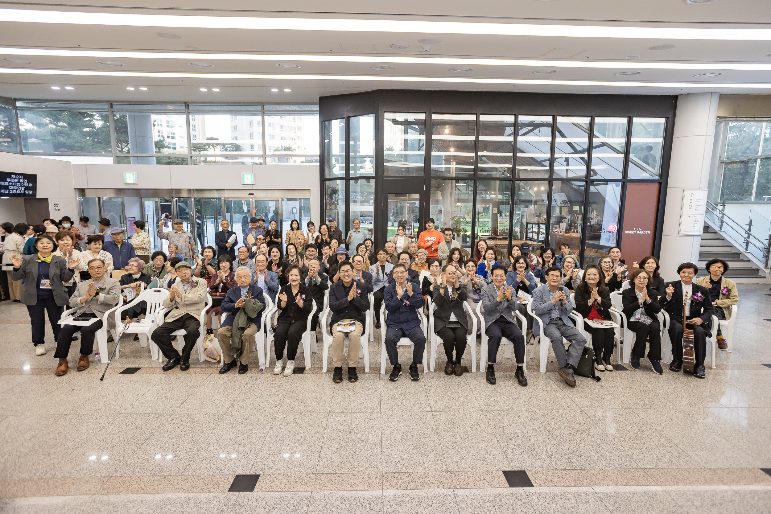 20251016-2025 제30회 광진예술인초대전 20251016-58530_L_202817.jpg