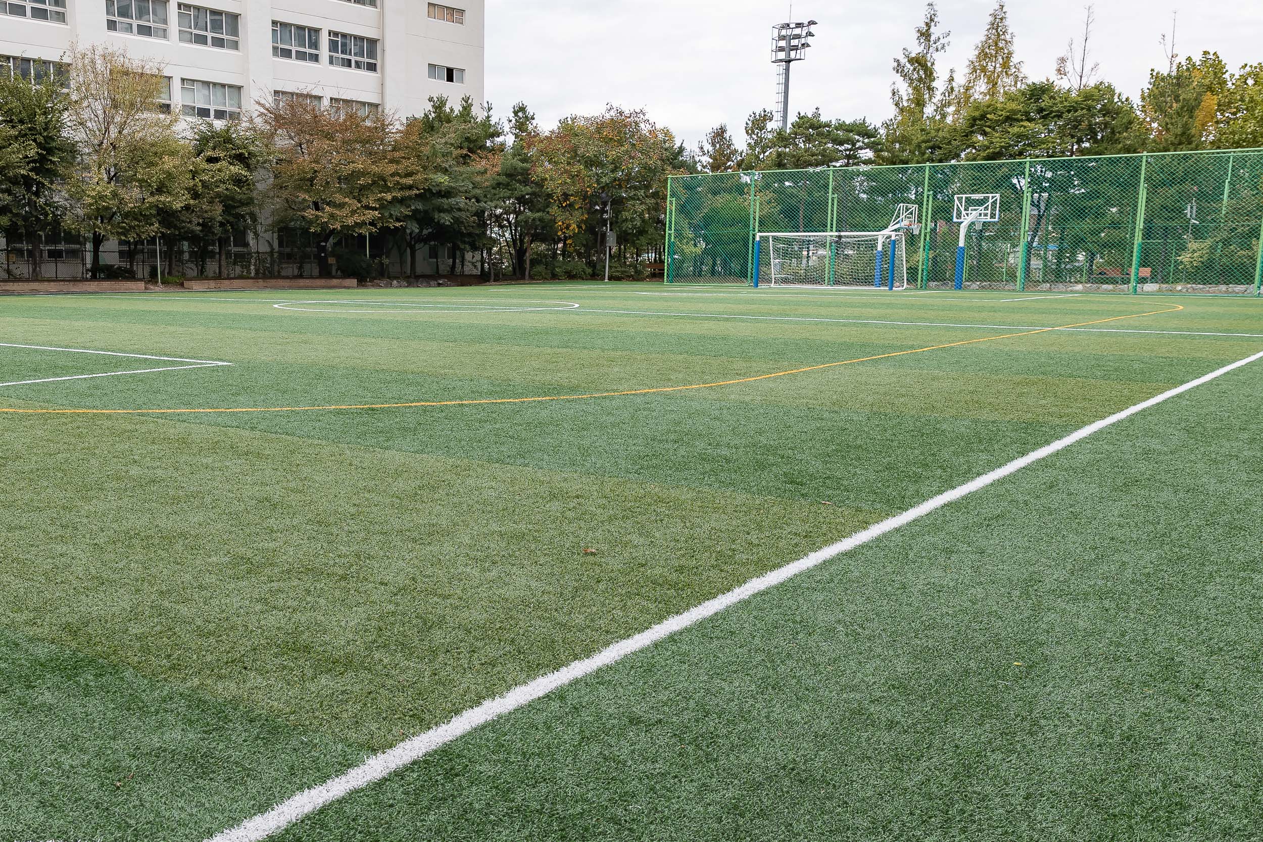 20251020-인조잔디 운동장 조성기념 구의중학교 방문 20251020-62007_L_172139.jpg