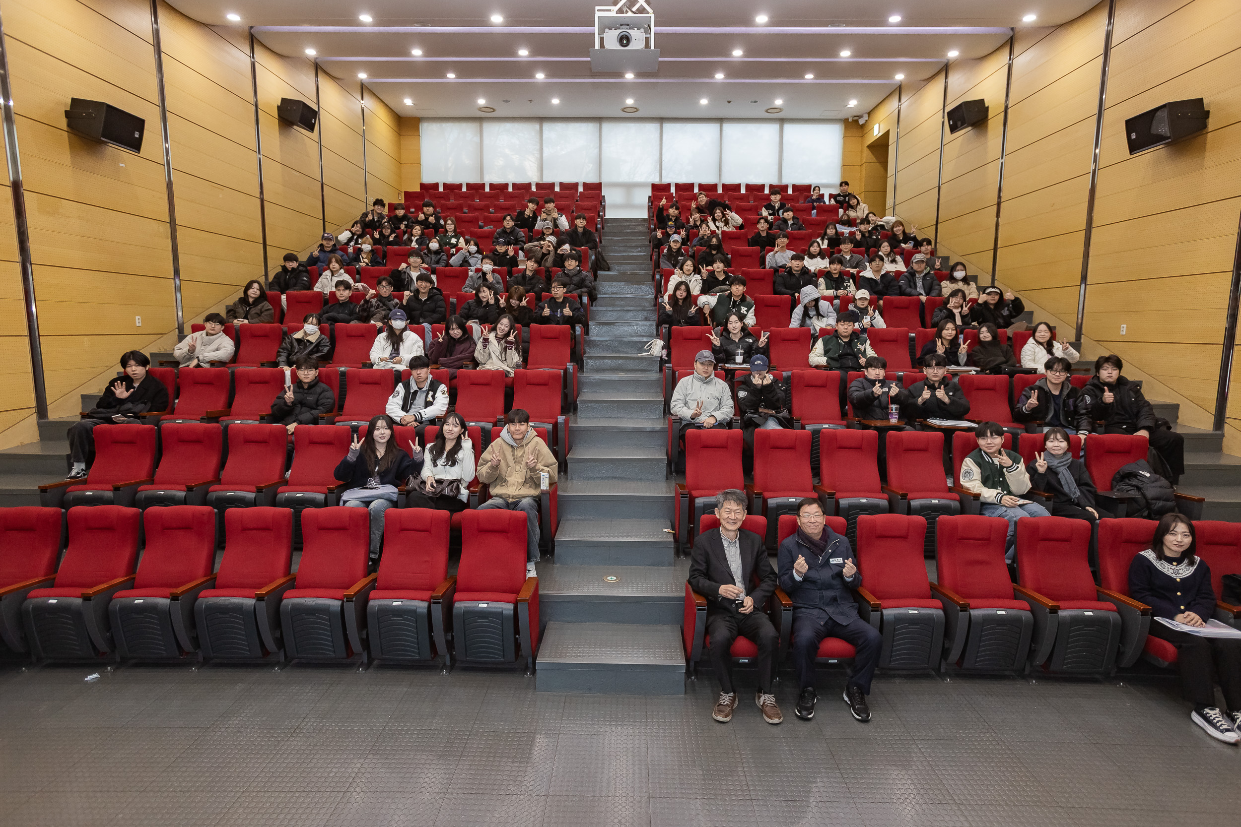 20251118-건국대학교 '공공행복과 주민자치' 특강 20251118-9513_L_160539.jpg