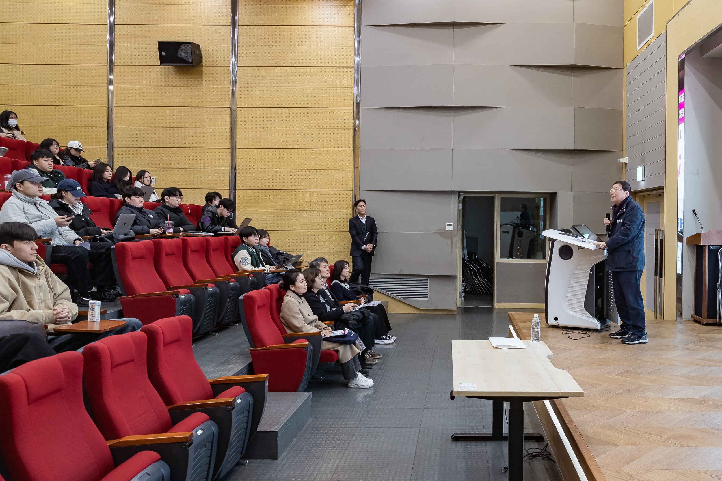 20251118-건국대학교 '공공행복과 주민자치' 특강 20251118-9239_L_160537.jpg