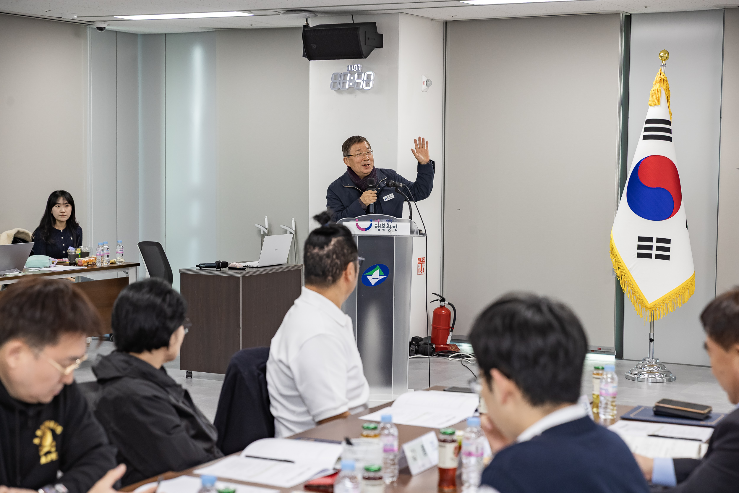 20251107-공약이행점검 주민배심원 위촉장 수여 20251107-1817_L_202002.jpg