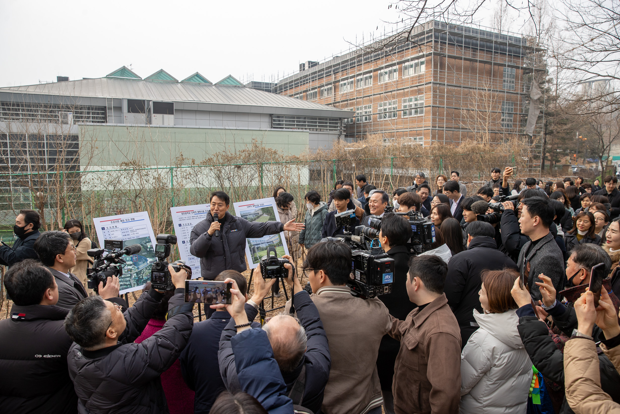 20260213-서울시장 광진구 주요 현장방문-자양전통시장, 어린이병원부지, 생활체육시설 부지 방문 20260213-2623_L_122429.jpg