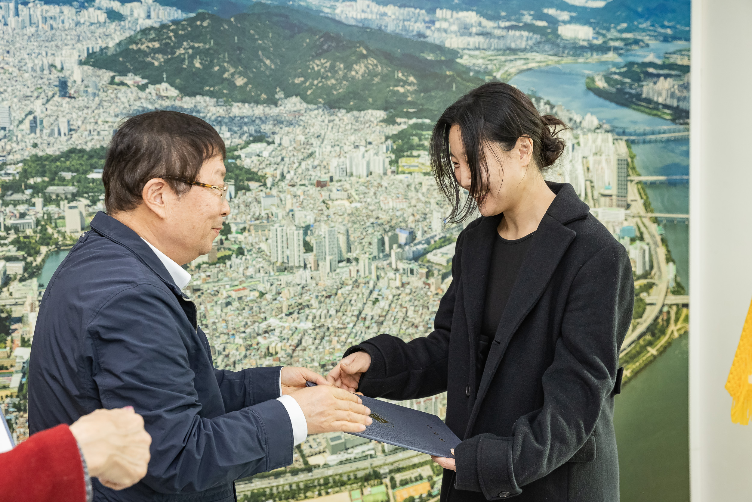 20251209-골목형상점가 지정서 수여식 20251209-26707_L_210701.jpg