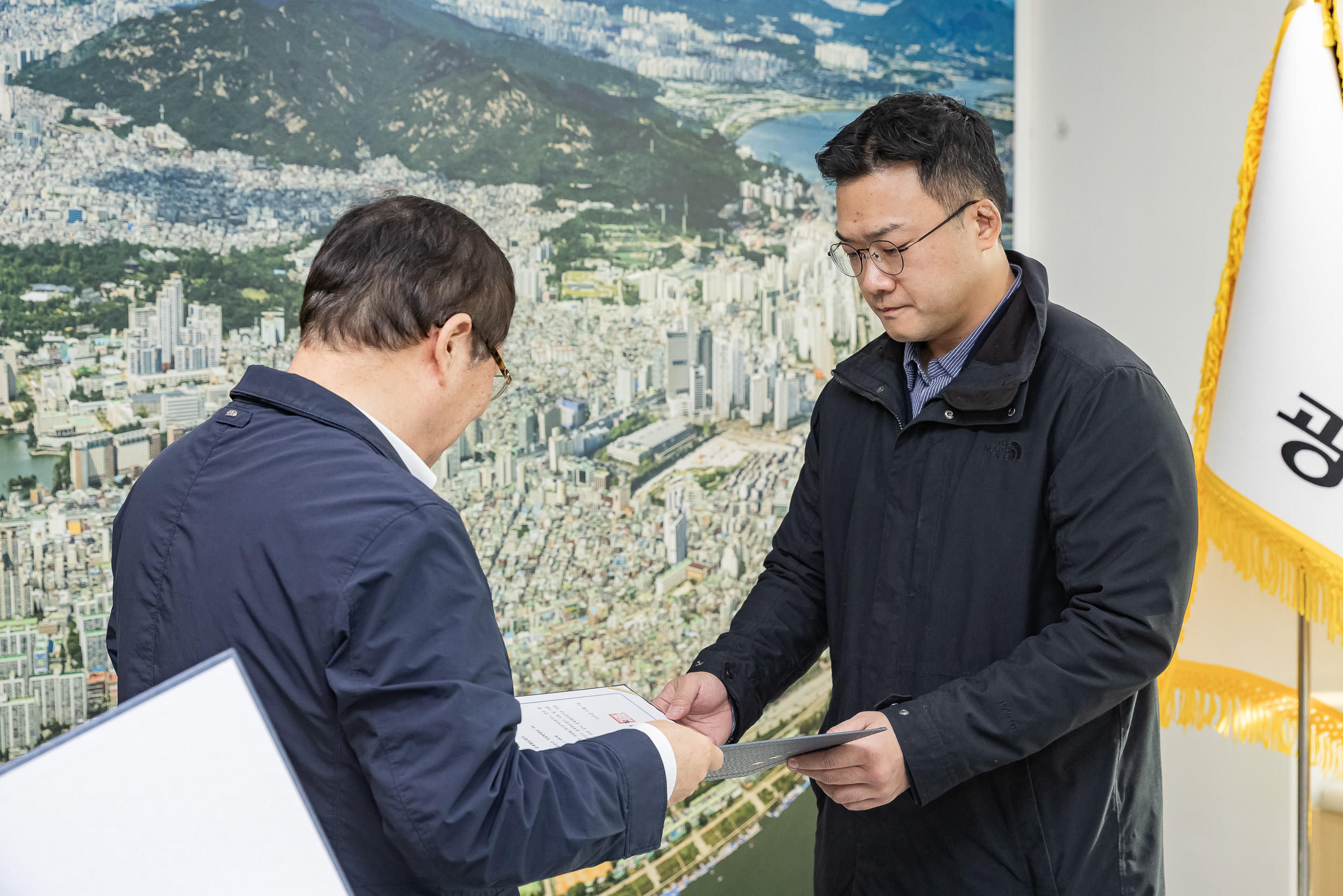 20251209-골목형상점가 지정서 수여식 20251209-26722_L_210701.jpg