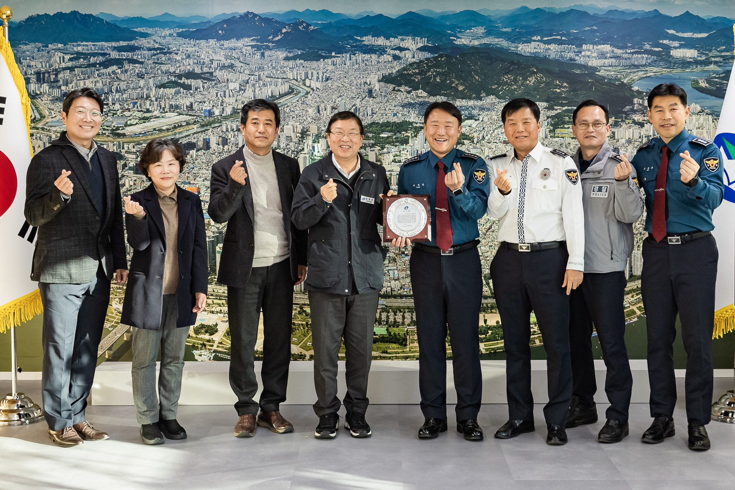 20251204-광진경찰서장 감사패 전달식 20251204-22076_L_174734.jpg