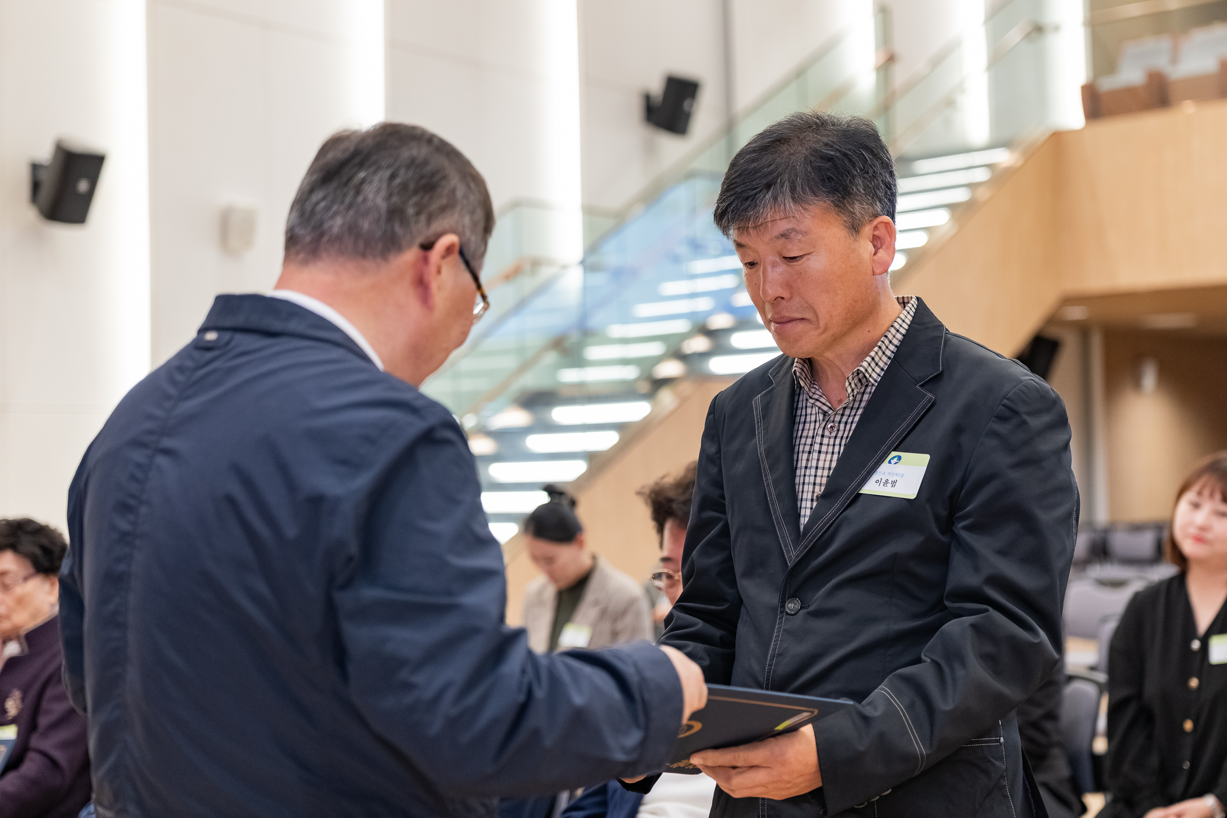 20251028-2025년 10월 정기 구민표창 수여식 20251028-72936_L_182441.jpg