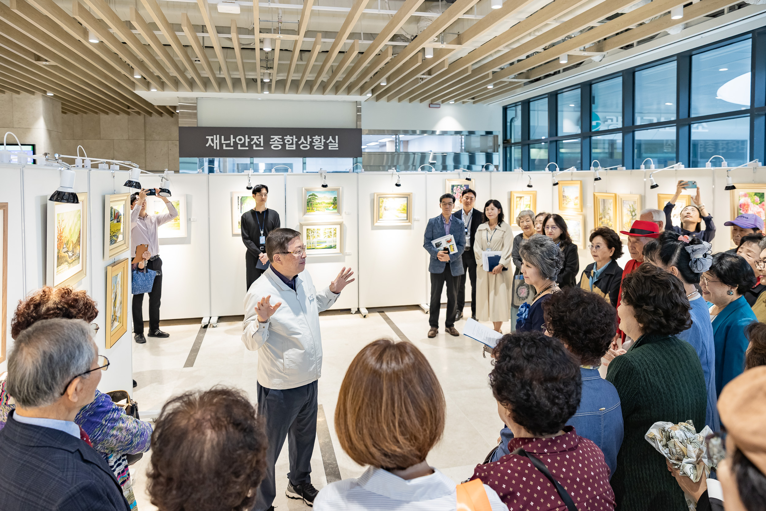 20251010-광진노인종합복지관 수채화동아리 갤러리 전시회 20251010-53076_L_153653.jpg