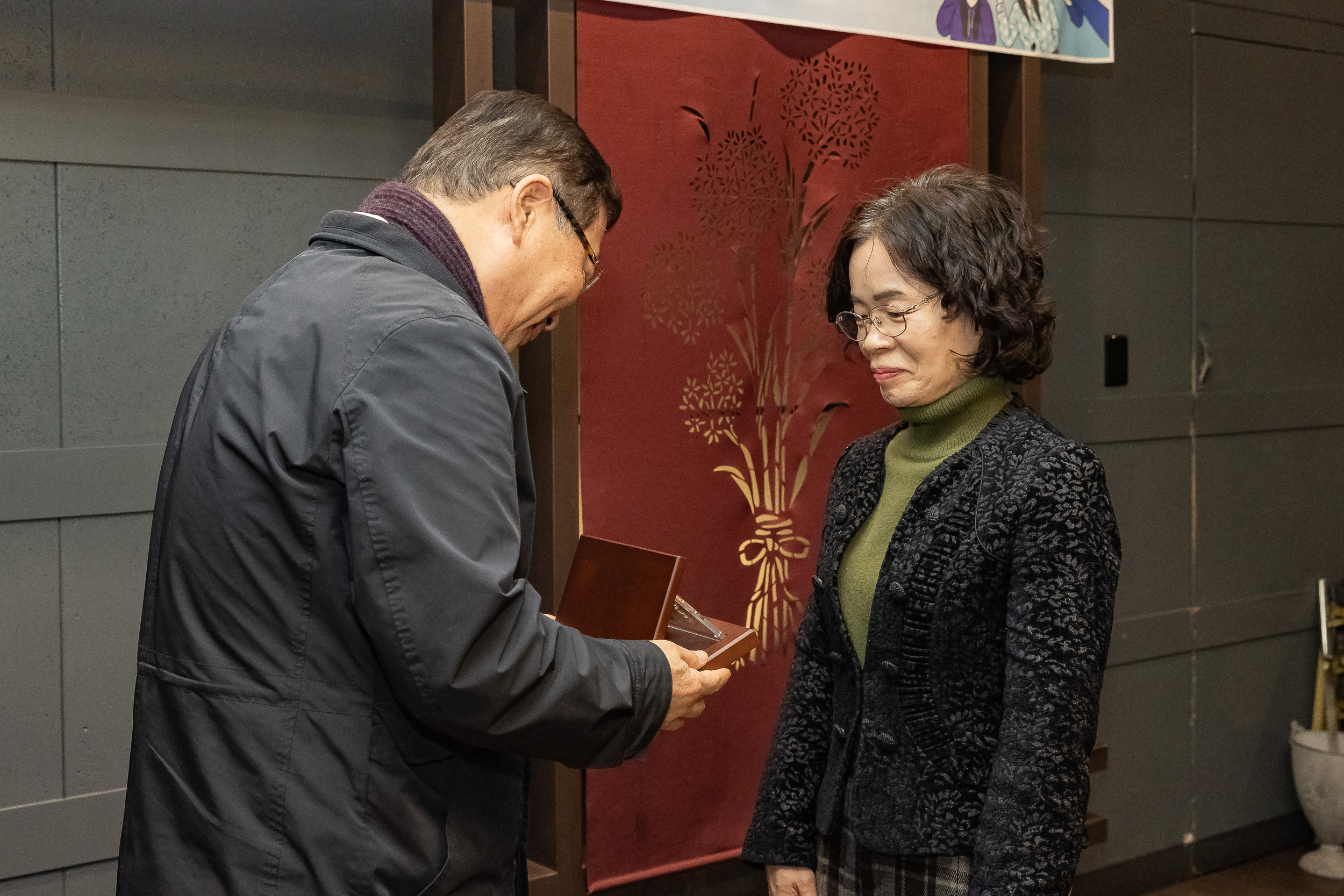 20251219-2025년 하반기 퇴임직원 상패 수여 20251219-41528_L_155015.jpg