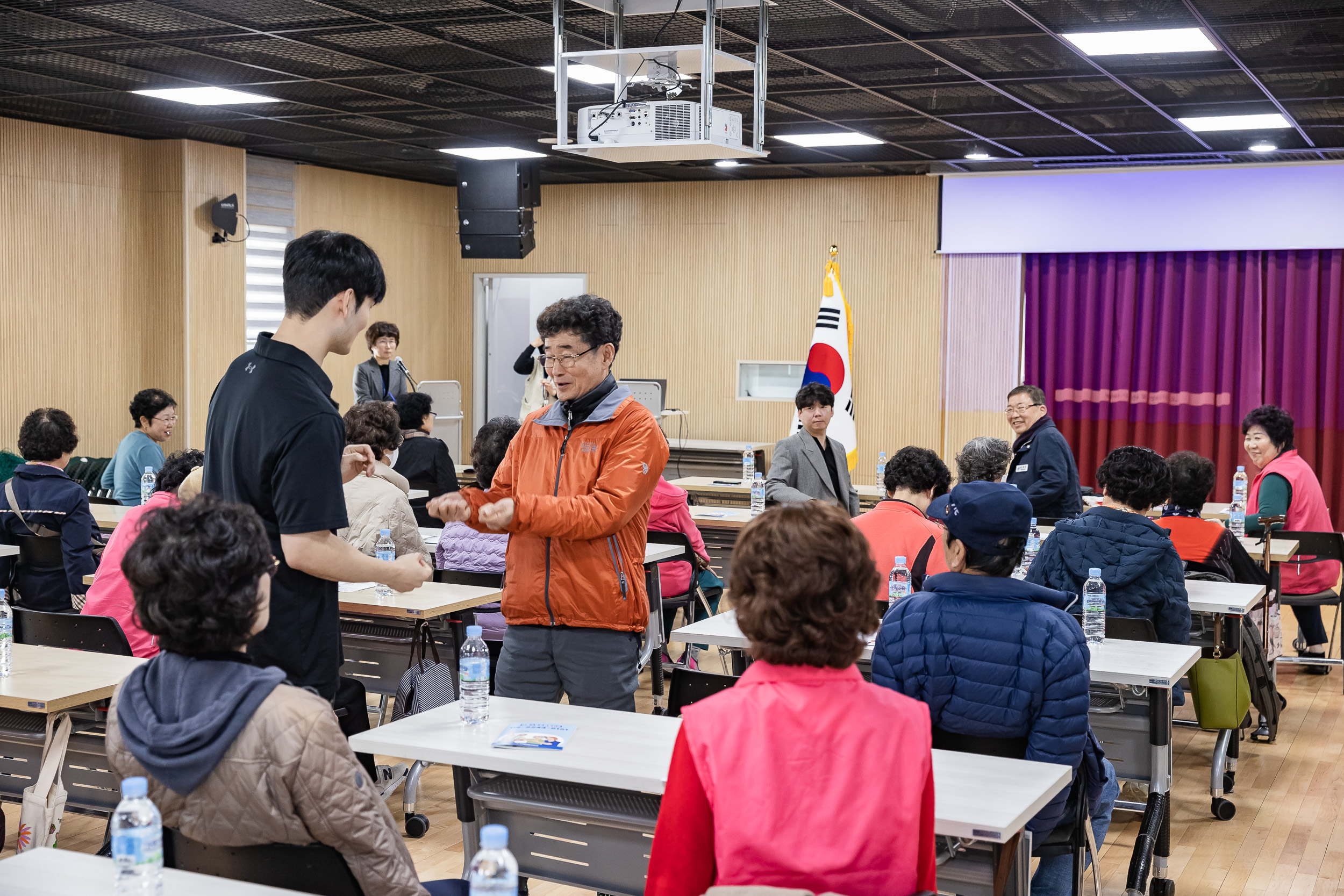 20251104-군자동 스포츠정형외과 건강강좌 20251104-0120_L_104059.jpg