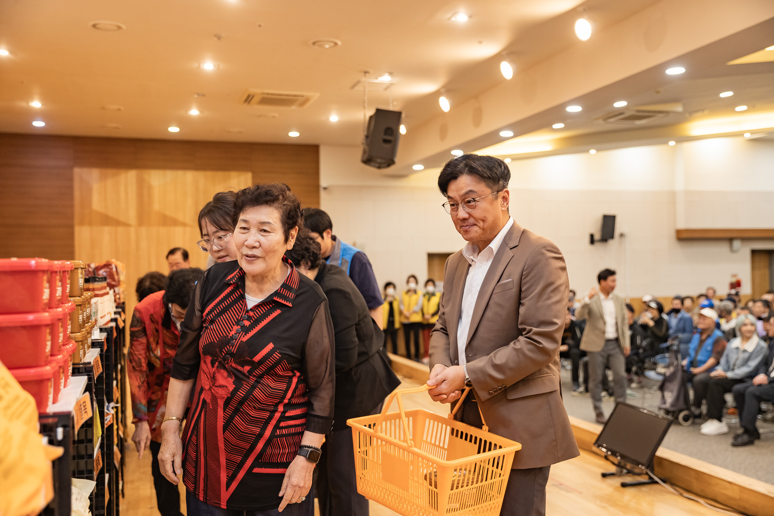 20250924-2025 희망마차 추석맞이 나눔축제 20250924-41229_L_161723.jpg