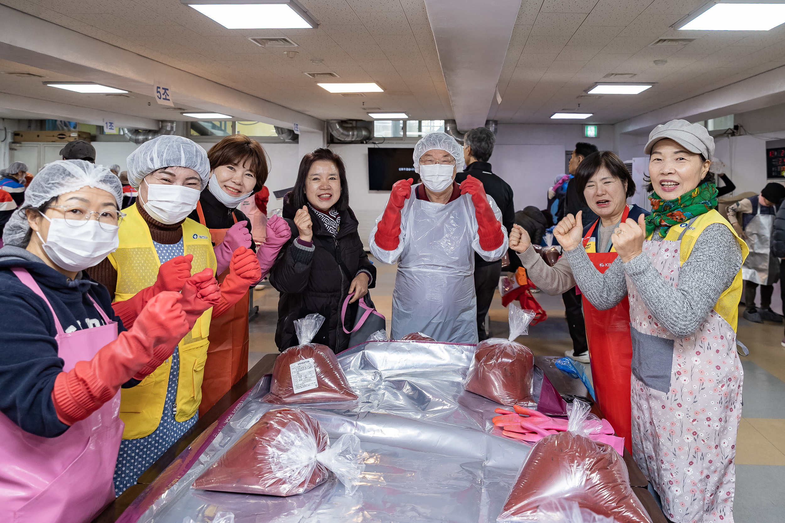 20251202-자양동 지역주민의 따뜻한 겨울나기를 위한 사랑의 김장나누기 20251202-20379_L_191053.jpg