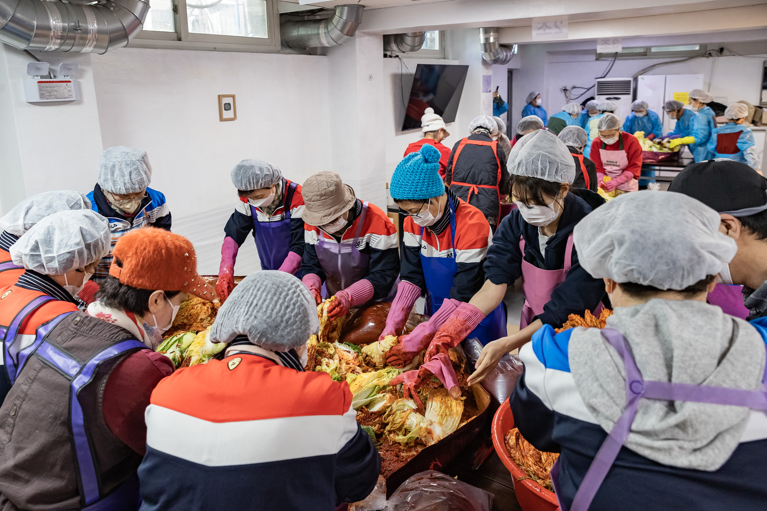 20251202-자양동 지역주민의 따뜻한 겨울나기를 위한 사랑의 김장나누기 20251202-20491_L_191054.jpg