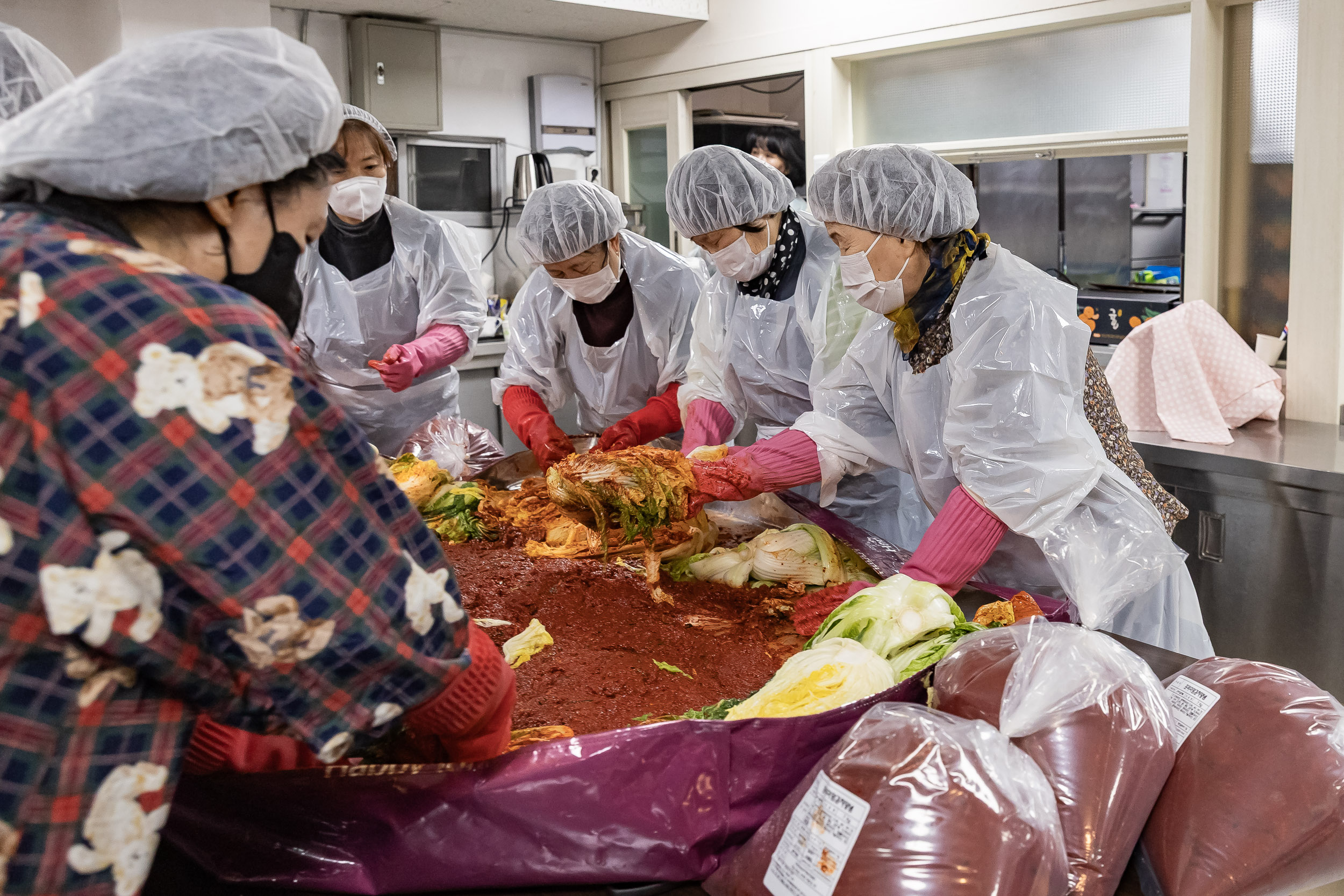 20251202-자양동 지역주민의 따뜻한 겨울나기를 위한 사랑의 김장나누기 20251202-20502_L_191054.jpg