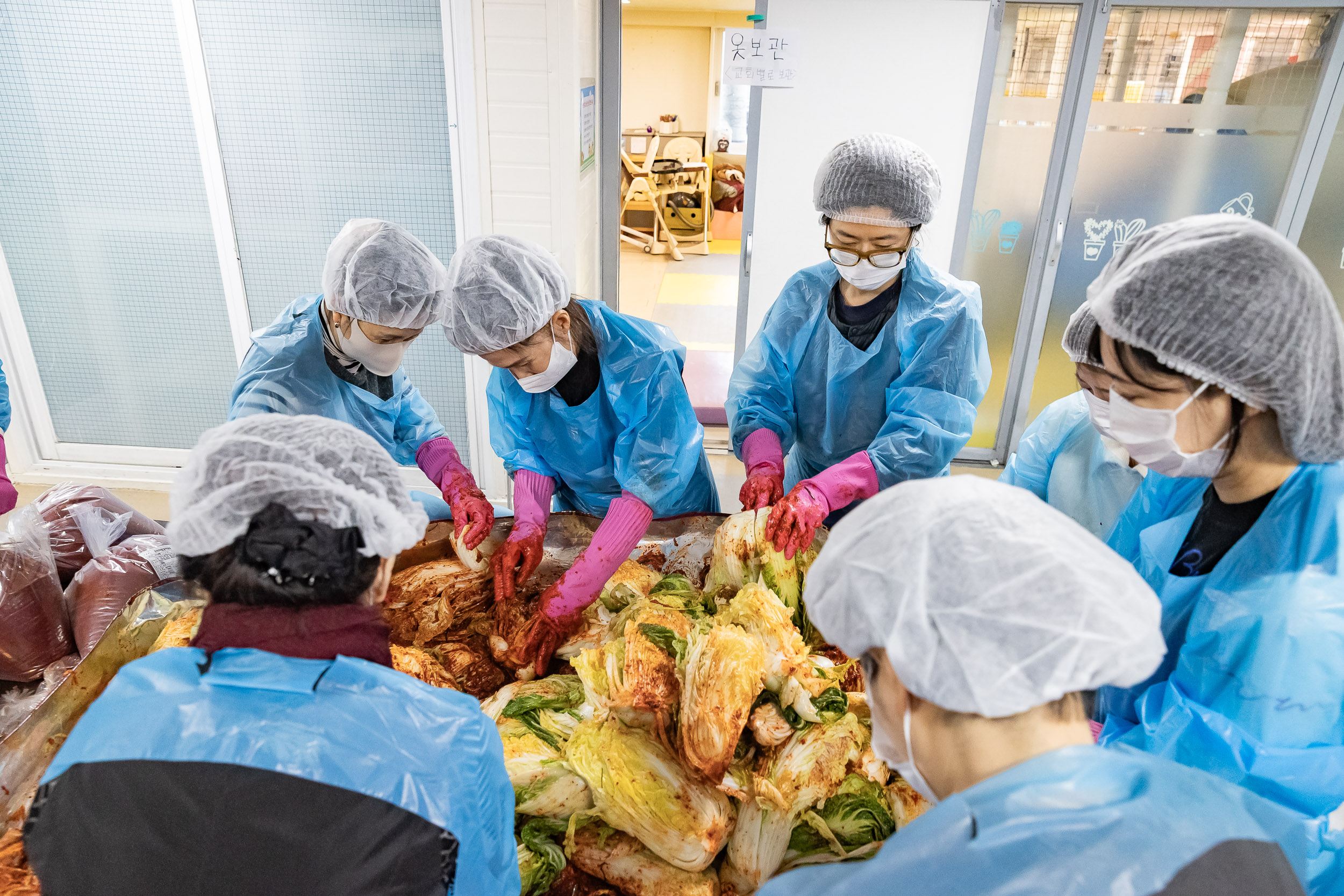 20251202-자양동 지역주민의 따뜻한 겨울나기를 위한 사랑의 김장나누기 20251202-20649_L_191055.jpg
