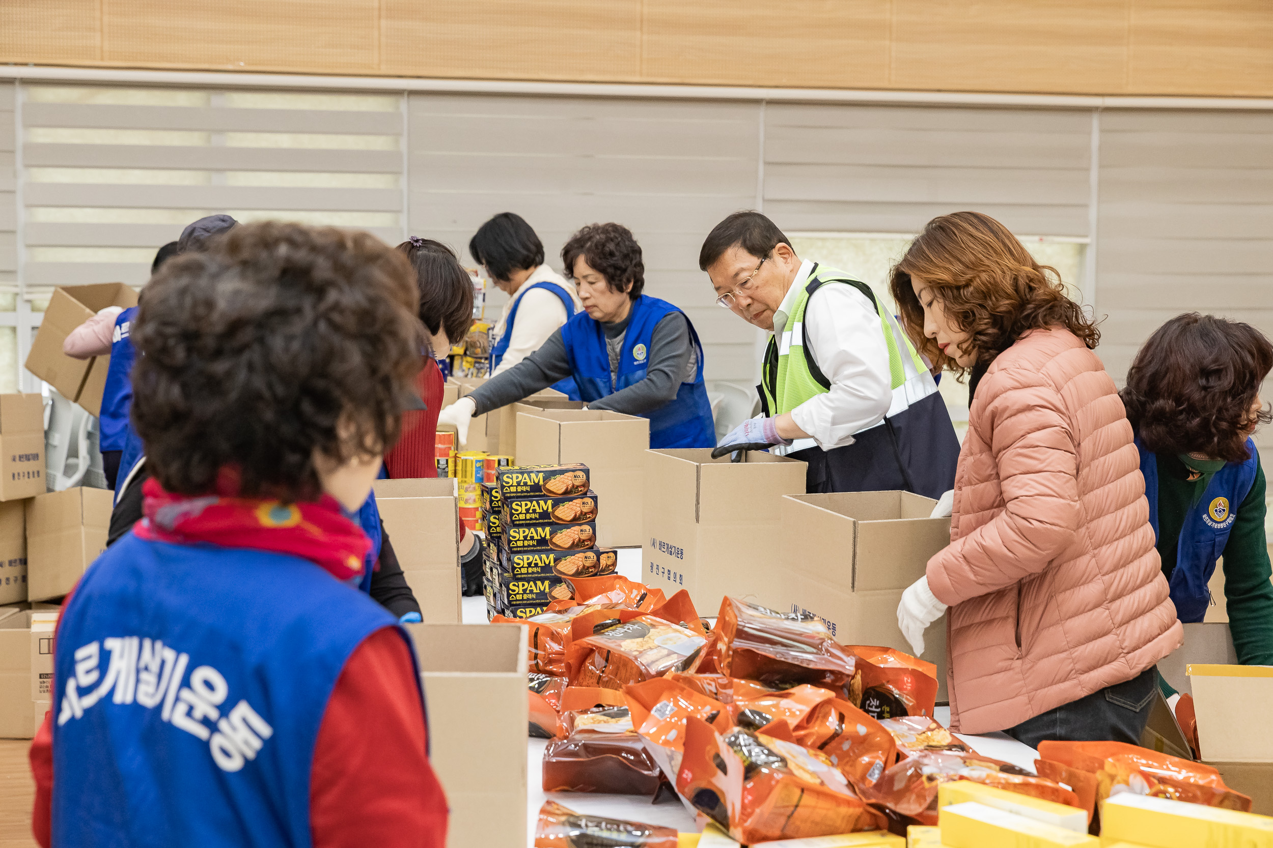 20251114-2025년 사랑의꾸러미 나눔-(사)바르게살기운동본부 20251114-5936_L_122456.jpg