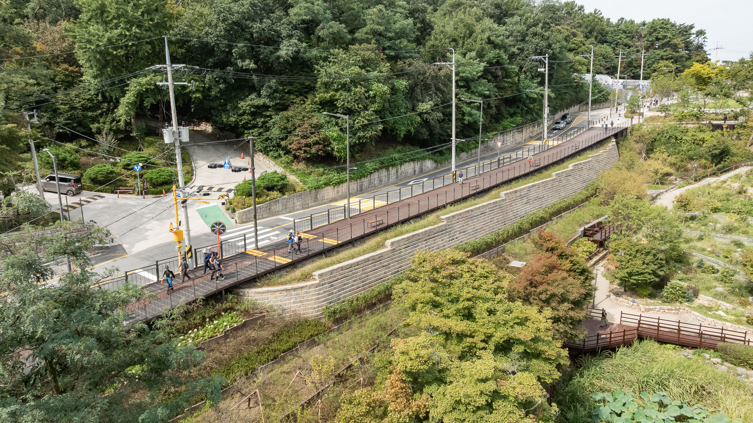 20250927-아차산 보행데크길 완공 DJI_0772_L_080949.jpg