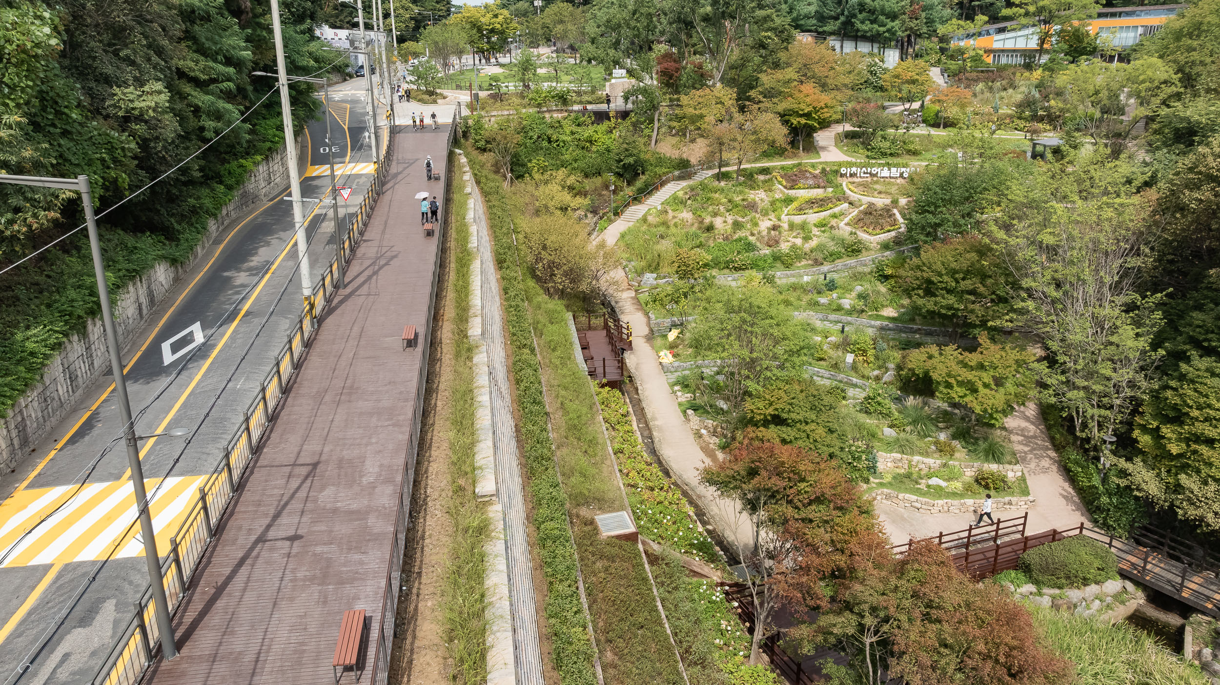 20250927-아차산 보행데크길 완공 DJI_0783_L_080949.jpg