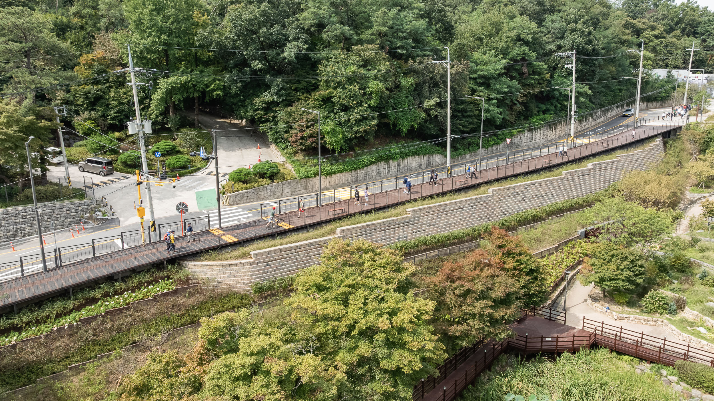 20250927-아차산 보행데크길 완공 20250927-44759_L_080949.jpg