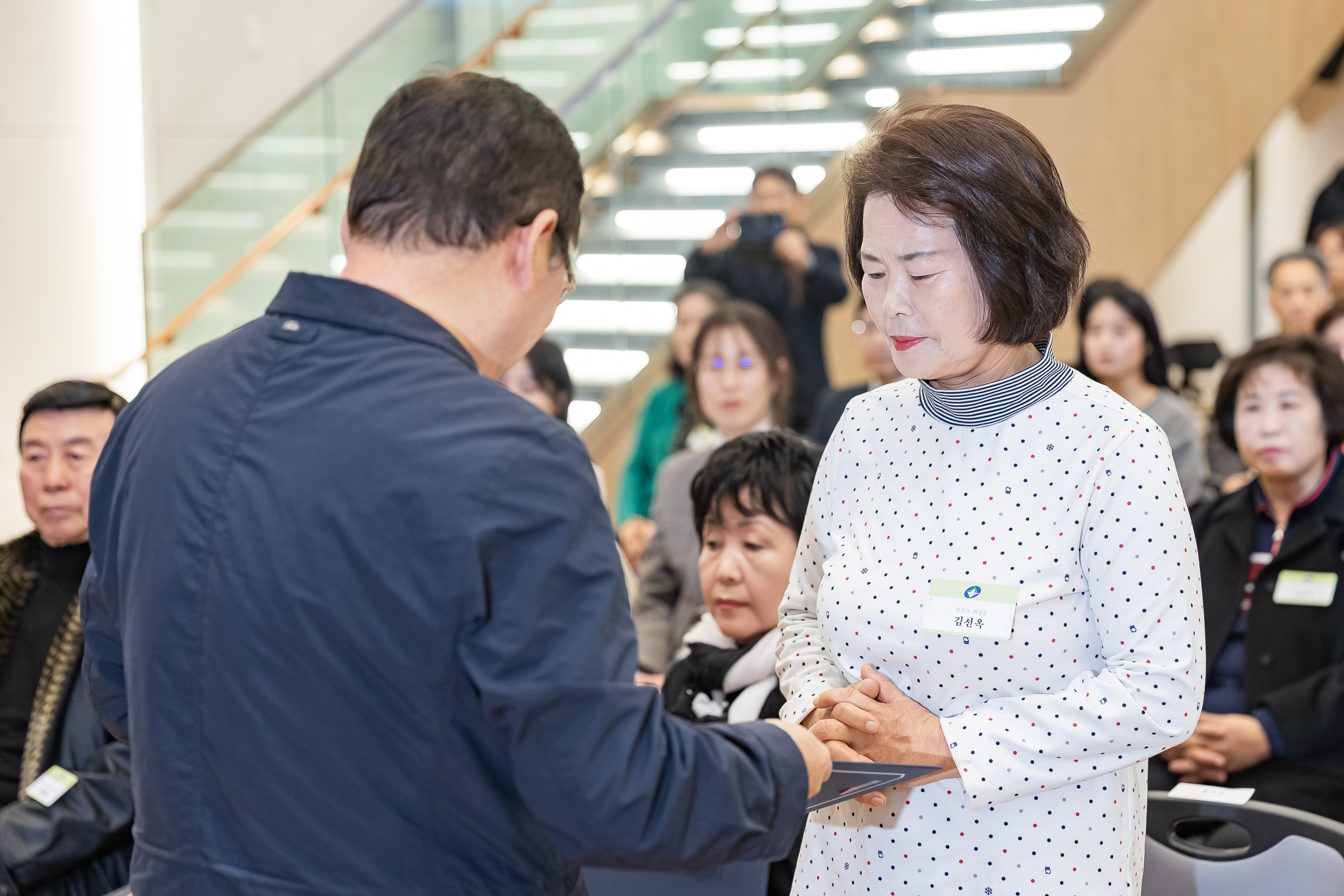 20251126-2025년 11월 정기 구민표창 수여식 20251126-15186_L_192536.jpg