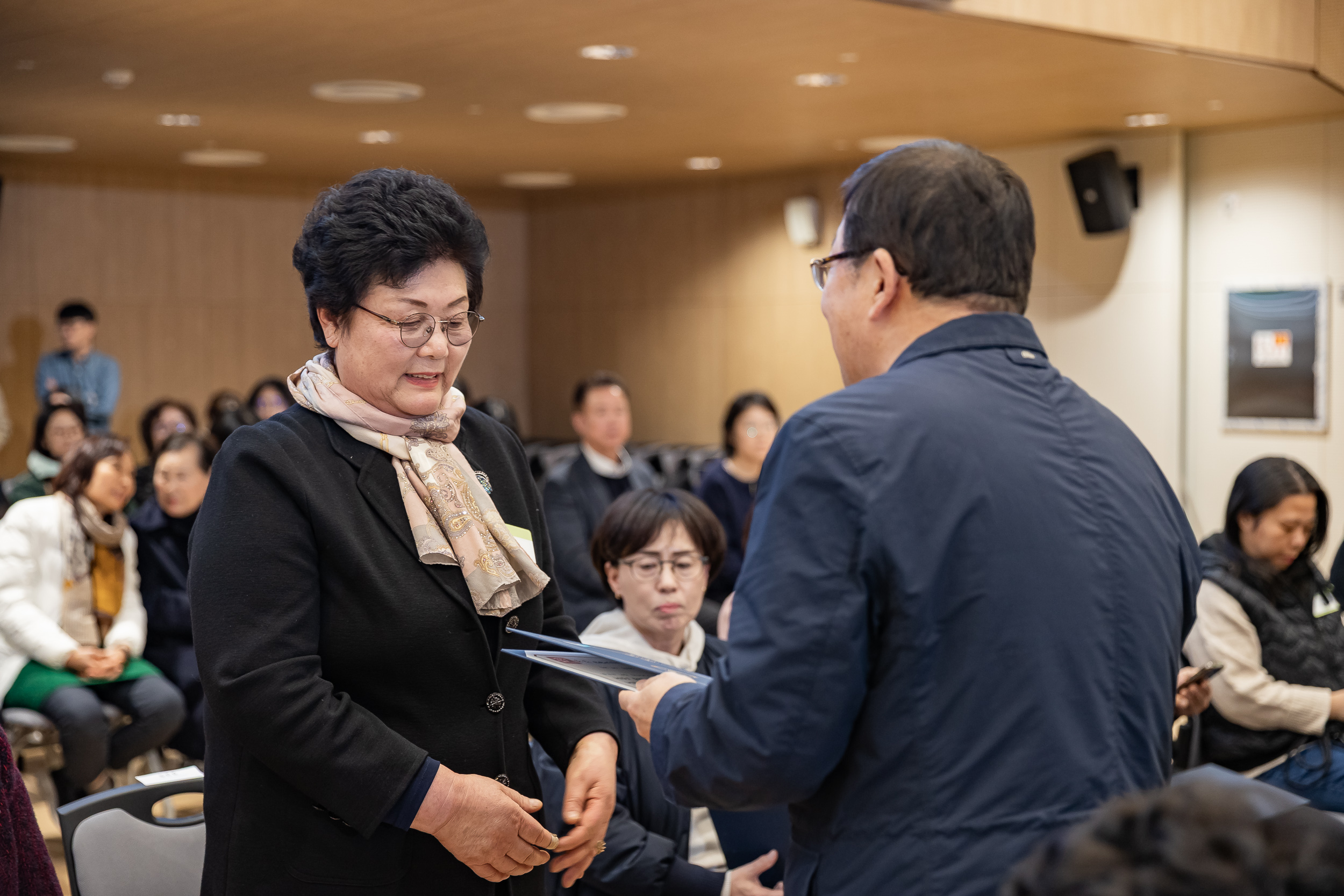 20251126-2025년 11월 정기 구민표창 수여식 20251126-16004_L_192547.jpg