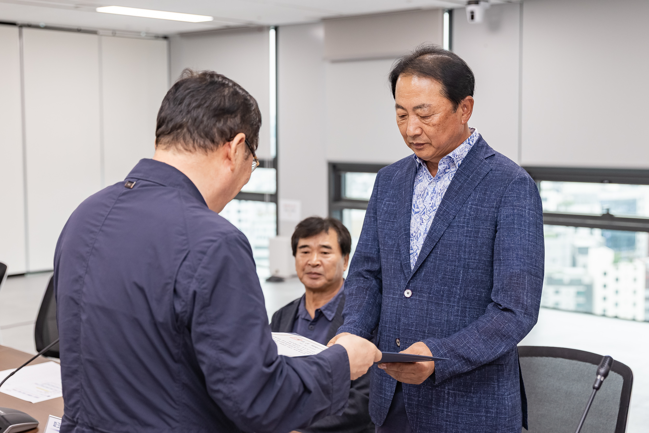 20250908-중랑천 수해복구 유공자 표창 수여 및 차담회 20250908-19802_G_171204.jpg