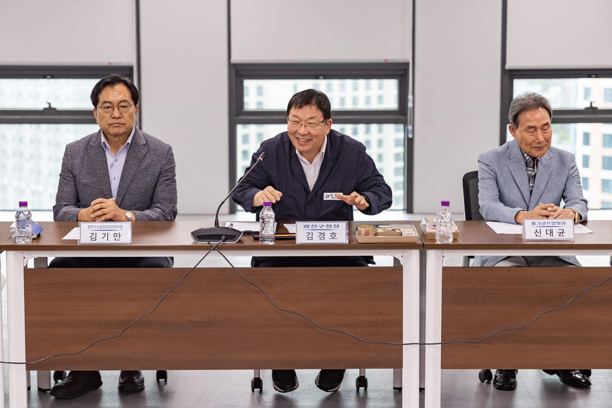 20250908-중랑천 수해복구 유공자 표창 수여 및 차담회 20250908-19837_G_171204.jpg