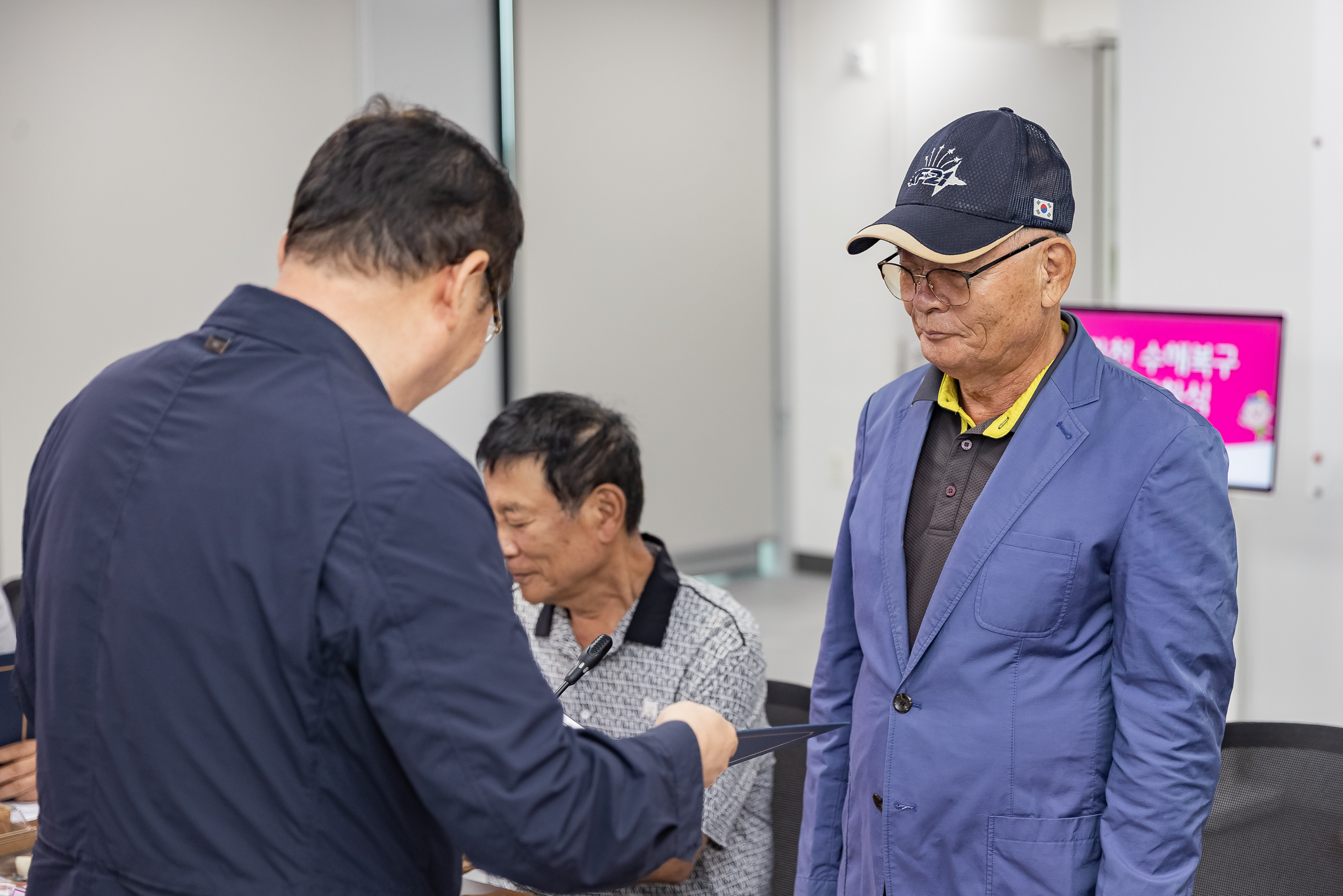 20250908-중랑천 수해복구 유공자 표창 수여 및 차담회 20250908-19693_G_171204.jpg