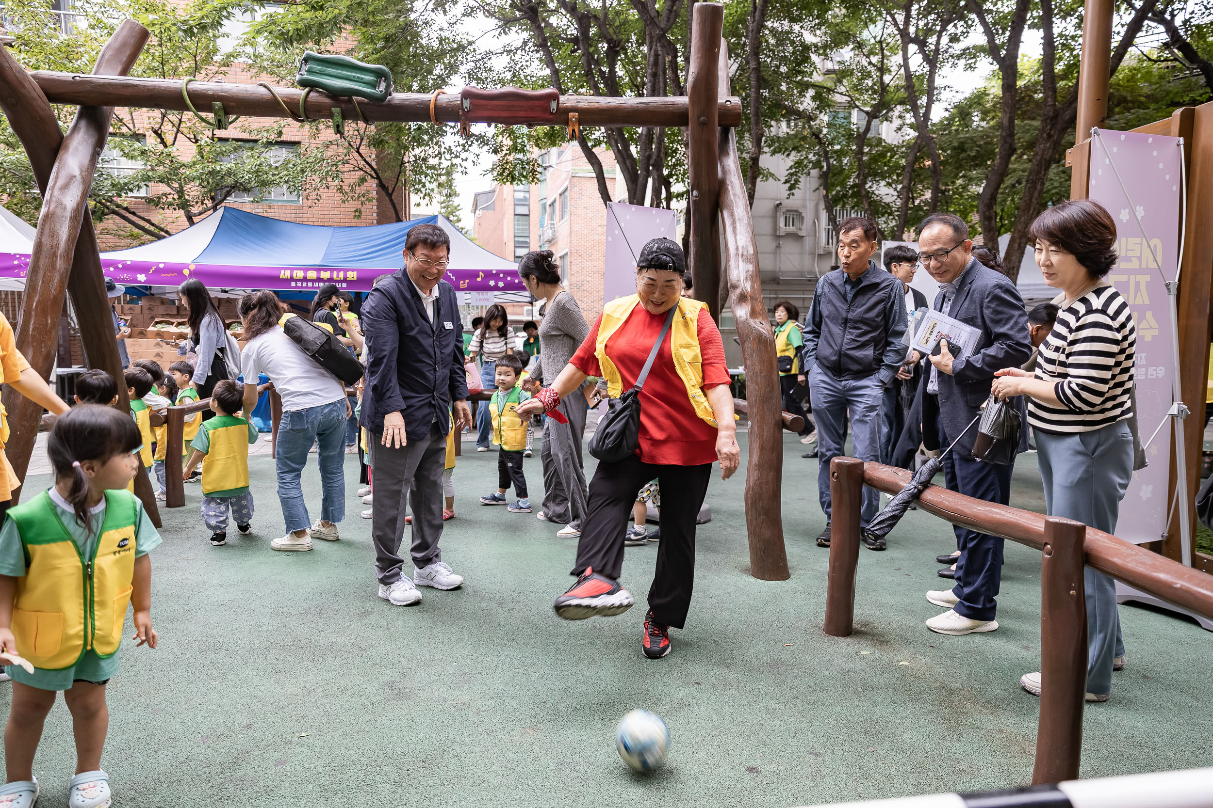 20250919-중곡2동 어린이 알뜰한마당 20250919-32372_L_184739.jpg