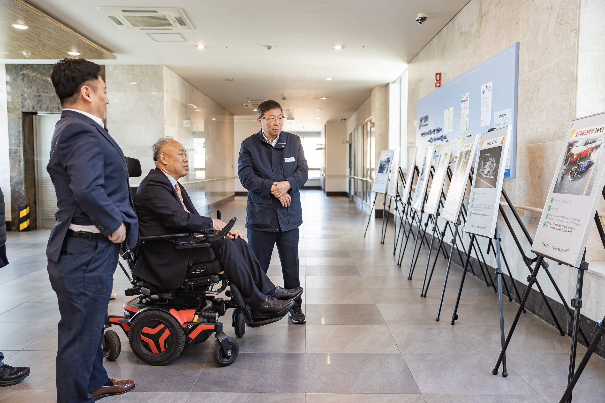20251027-2025년 교통사고 줄이기 캠페인 및 장애인 교통안전 전국순례 결의대회 20251027-72108_L_181953.jpg