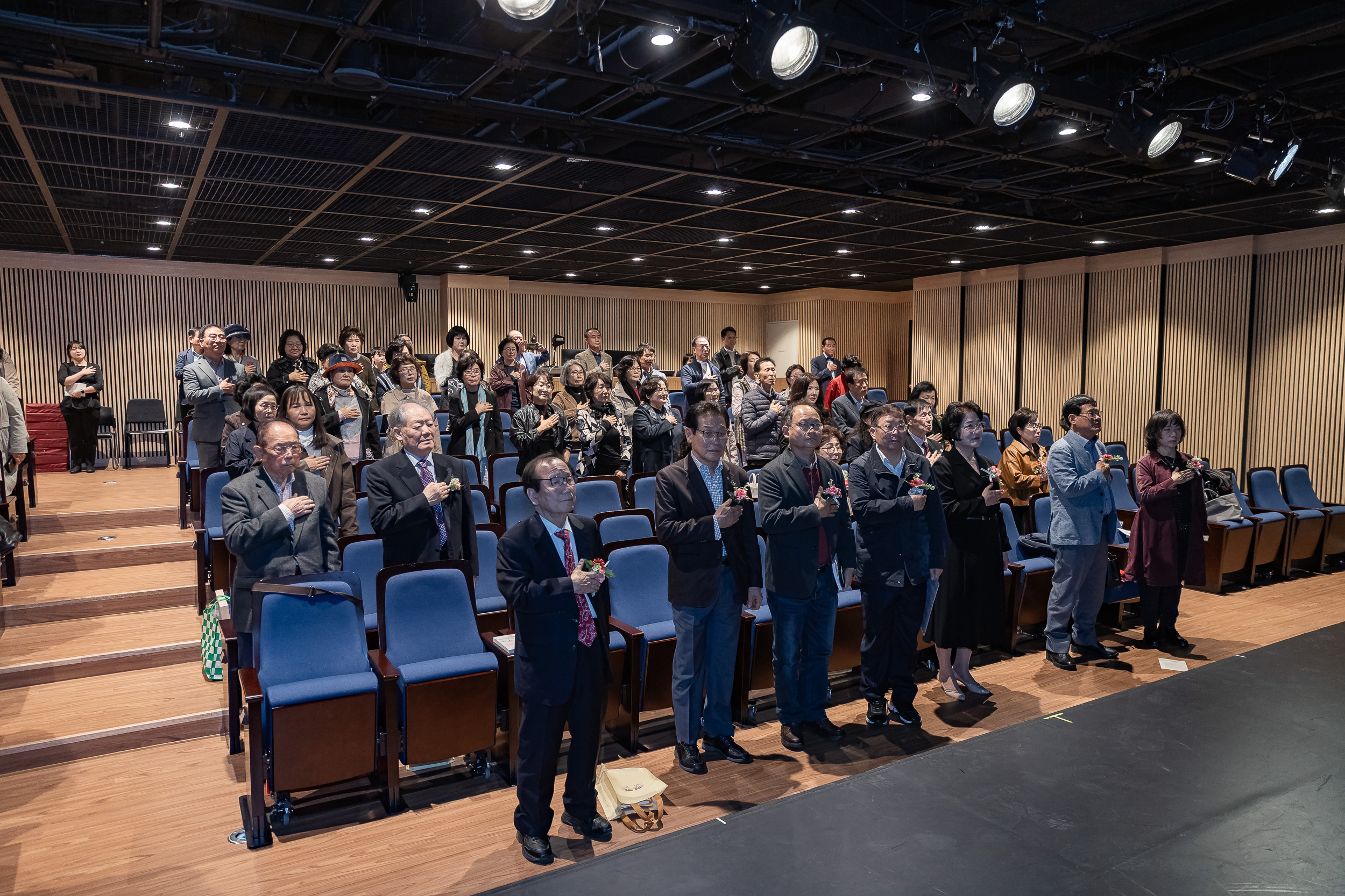 20251021-제24회 광나루사생회 정기전 20251021-64247_L_172715.jpg