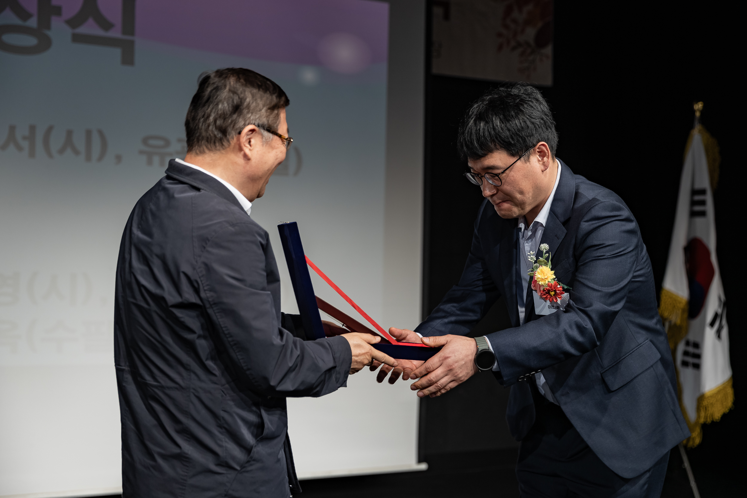 20251021-제24회 광나루사생회 정기전 20251021-64485_L_172717.jpg