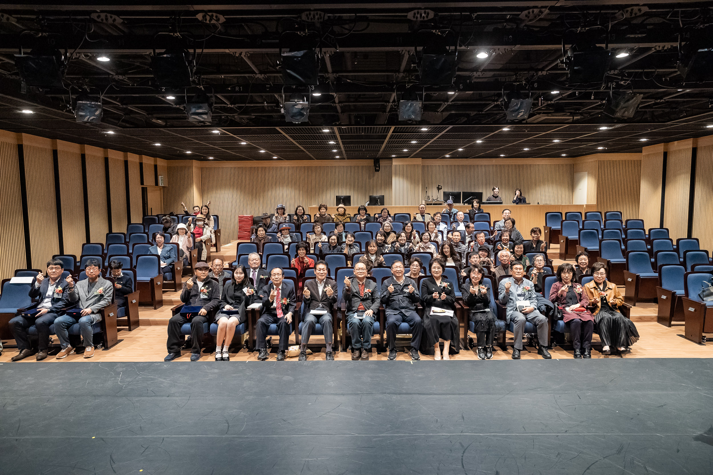 20251021-제24회 광나루사생회 정기전 20251021-64563_L_172718.jpg