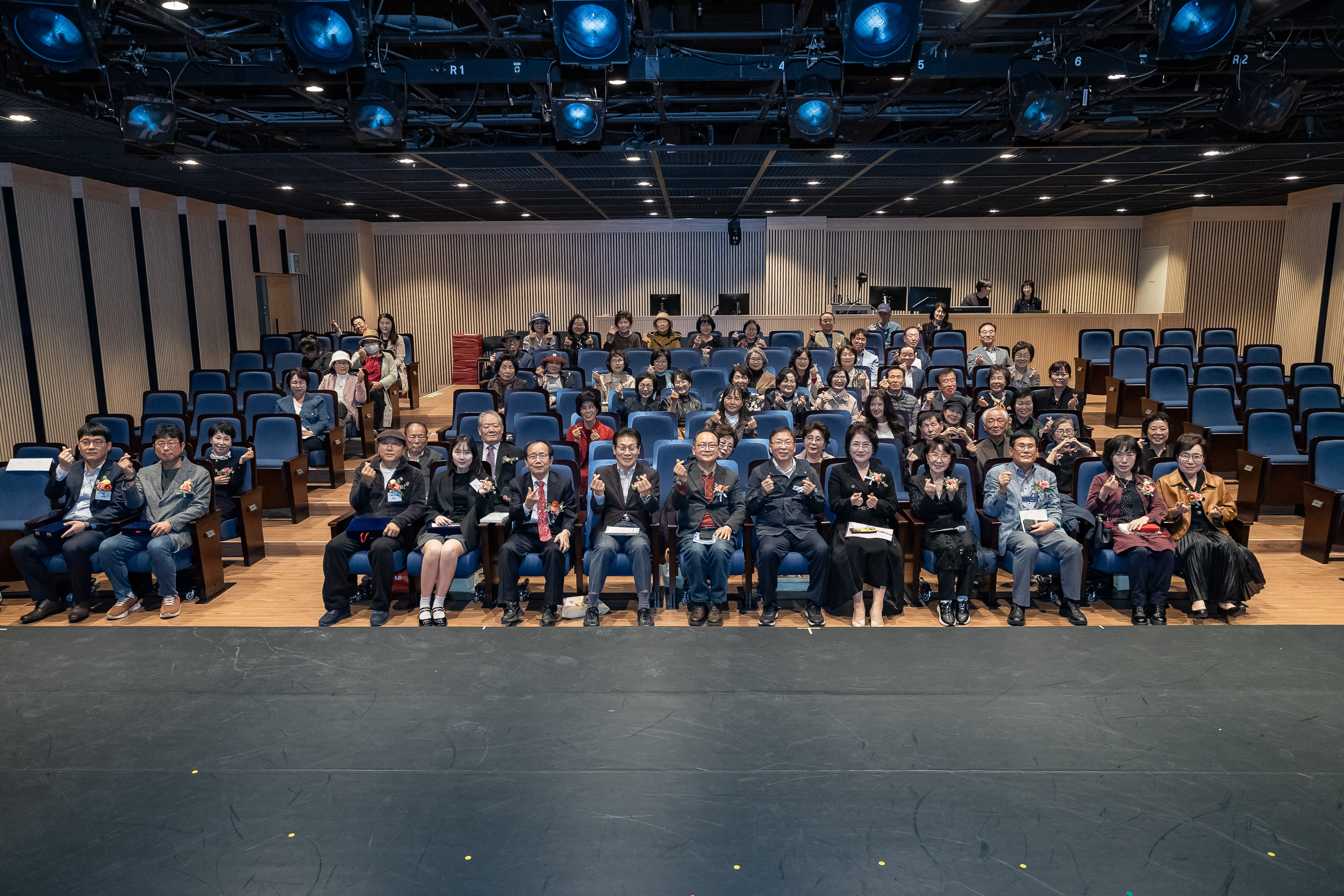 20251021-제24회 광나루사생회 정기전 20251021-64575_L_172718.jpg