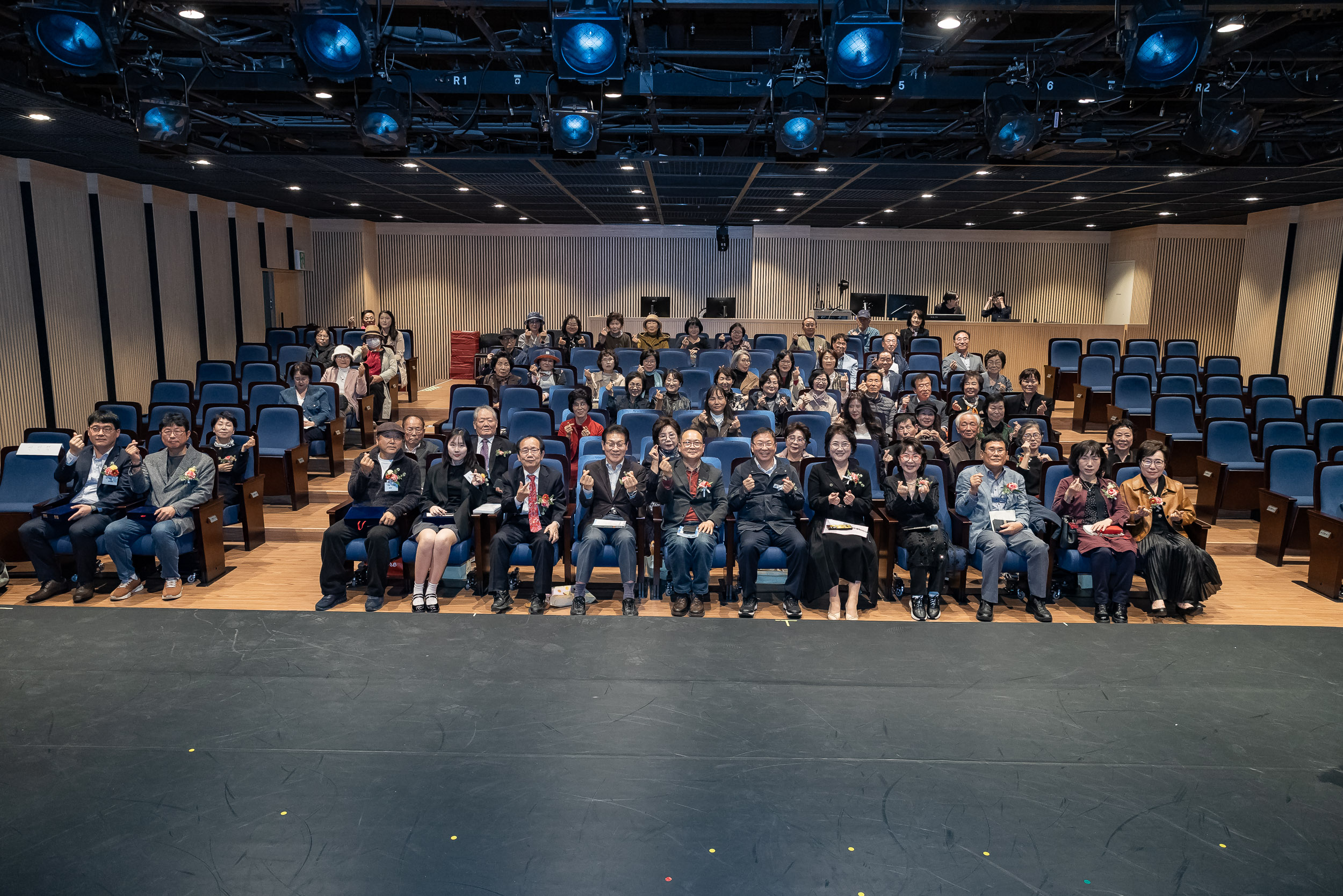 20251021-제24회 광나루사생회 정기전 20251021-64585_L_172718.jpg