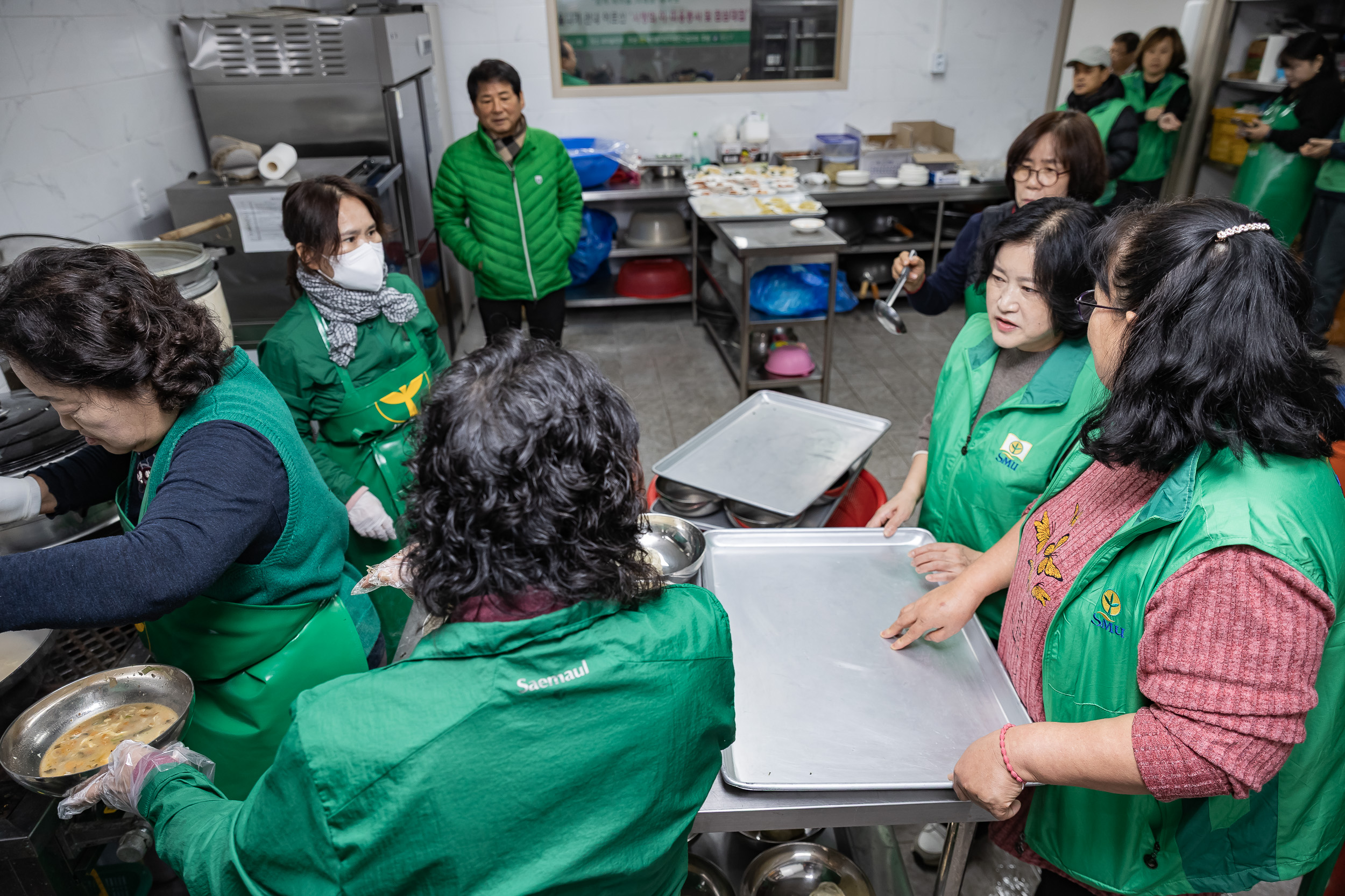 20251216-따뜻한 겨울나기 관내 어르신 이.미용봉사 및 점심대접 20251216-37475_L_182207.jpg