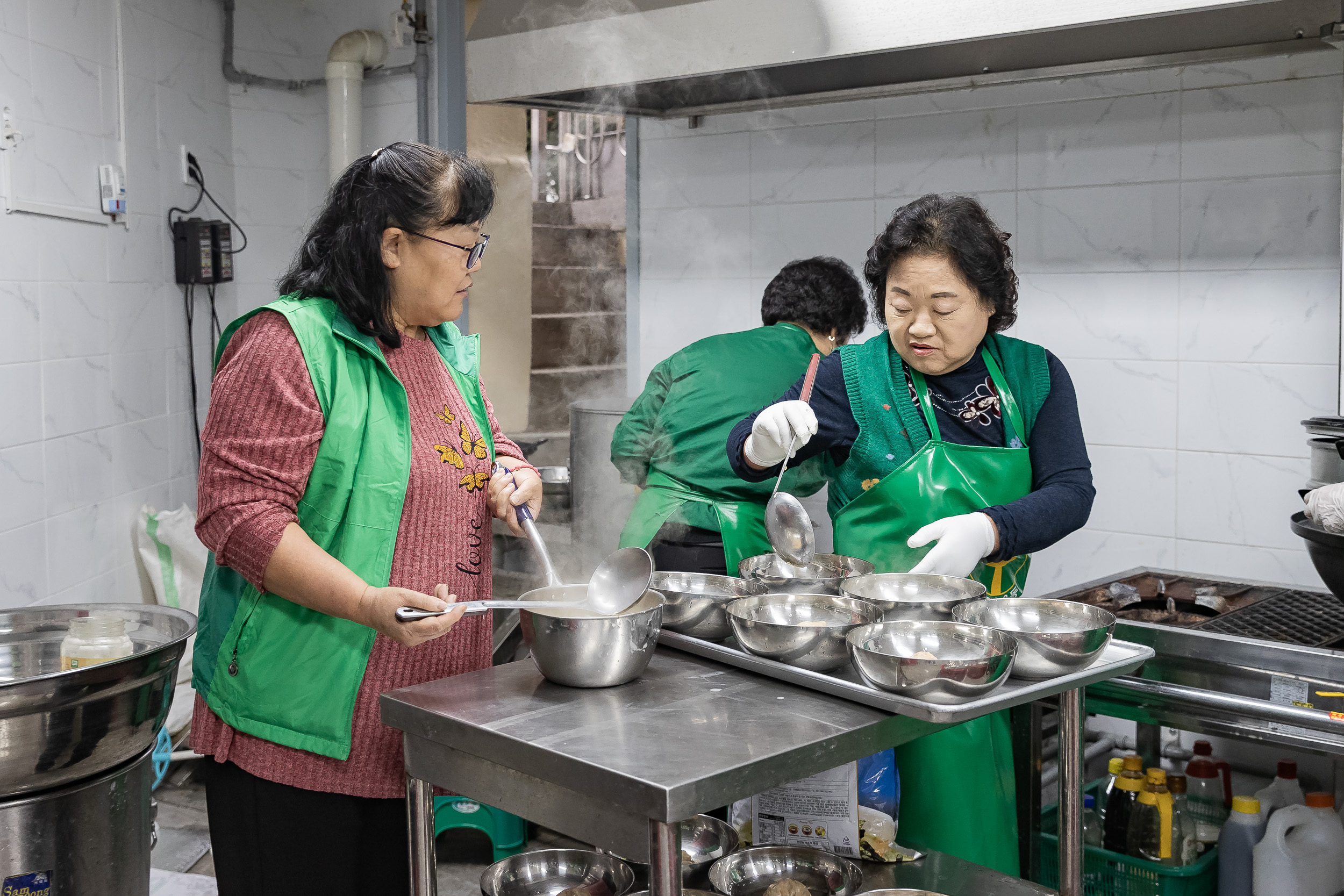 20251216-따뜻한 겨울나기 관내 어르신 이.미용봉사 및 점심대접 20251216-37483_L_182207.jpg