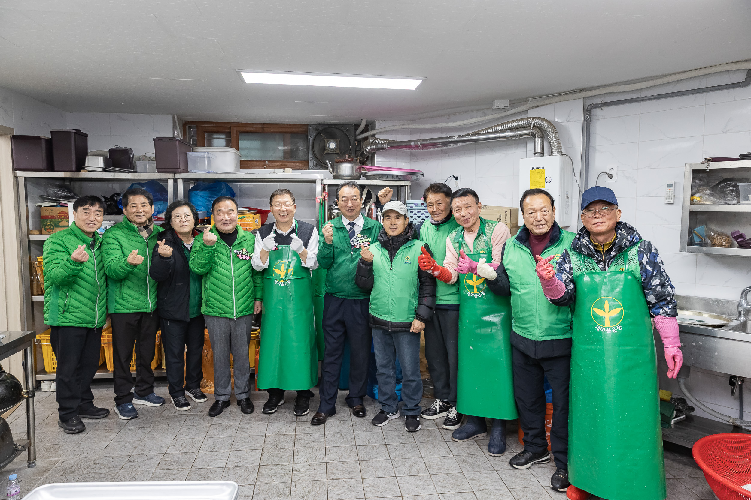 20251216-따뜻한 겨울나기 관내 어르신 이.미용봉사 및 점심대접 20251216-37495_L_182207.jpg