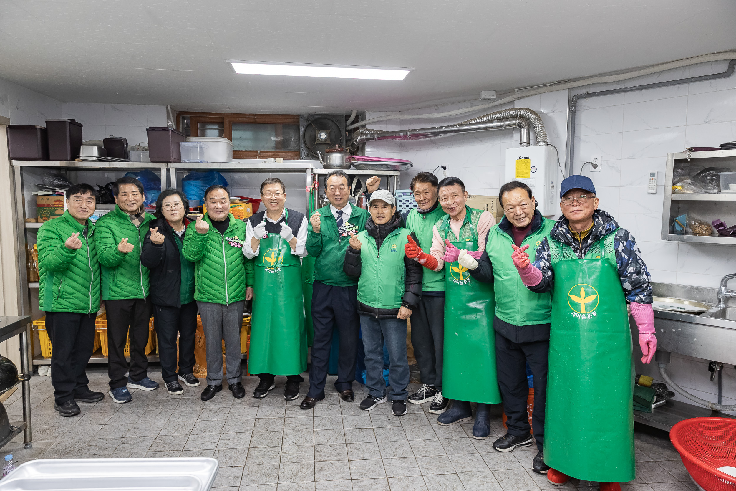 20251216-따뜻한 겨울나기 관내 어르신 이.미용봉사 및 점심대접 20251216-37500_L_182207.jpg