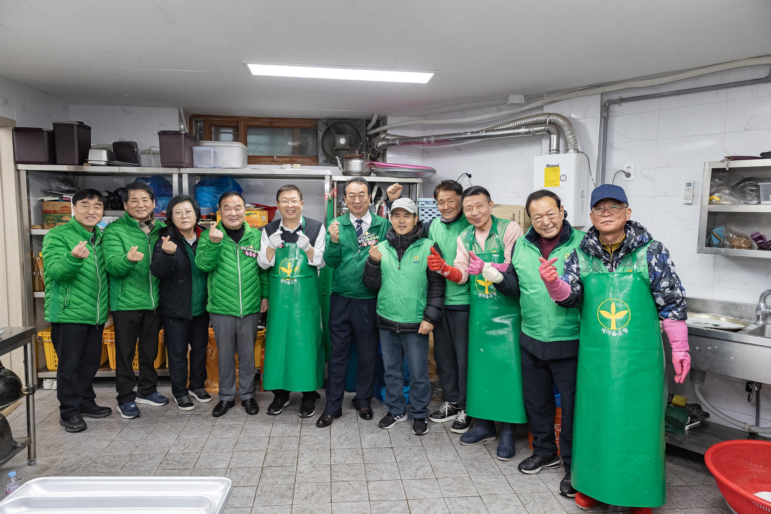 20251216-따뜻한 겨울나기 관내 어르신 이.미용봉사 및 점심대접 20251216-37504_L_182207.jpg