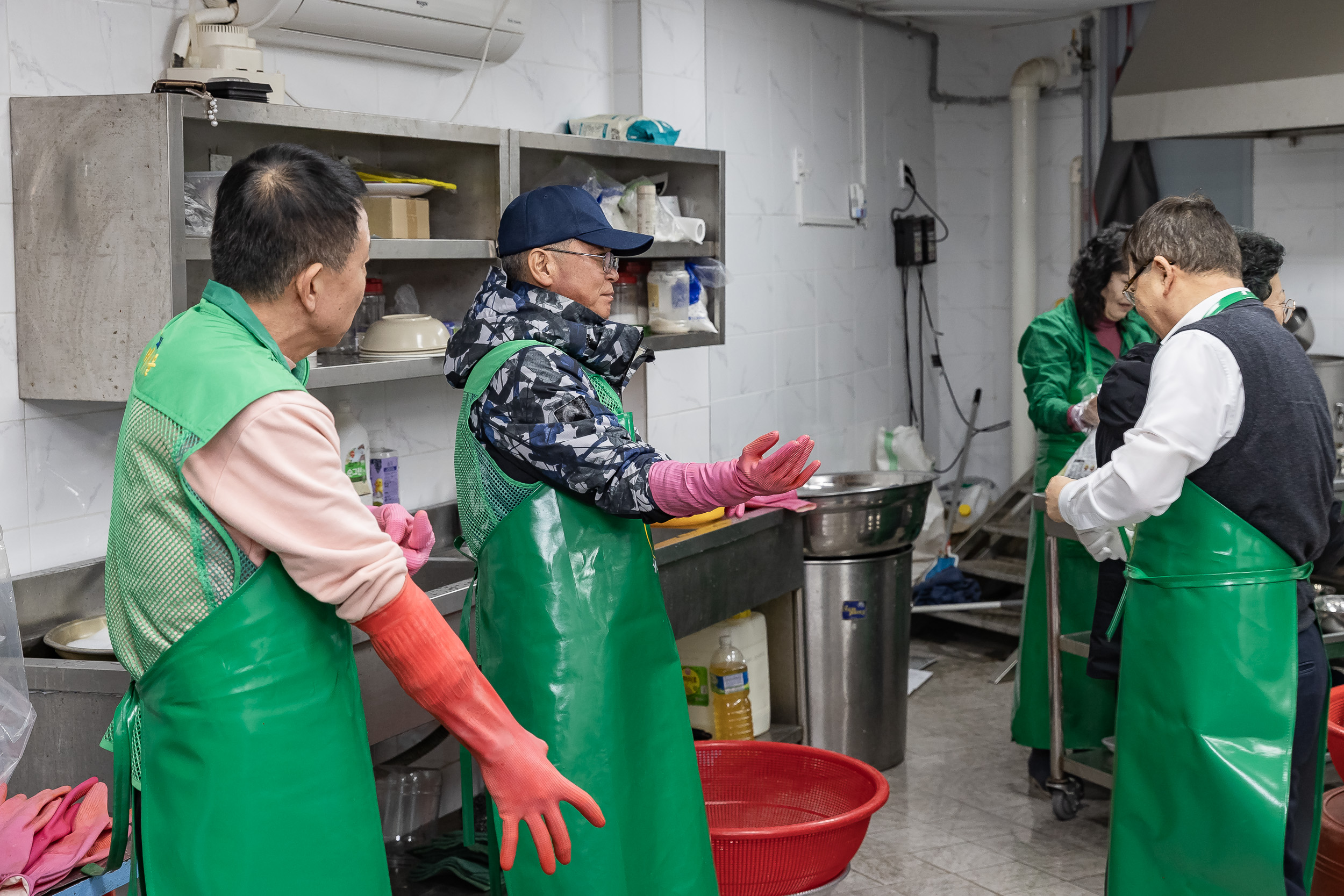 20251216-따뜻한 겨울나기 관내 어르신 이.미용봉사 및 점심대접 20251216-37337_L_182206.jpg