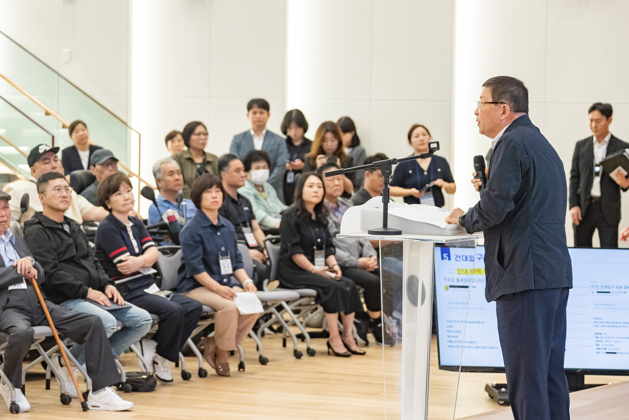 20250924-건대입구역 주변 불법 노점 정비관련 기자설명회 20250924-40268_L_161616.jpg