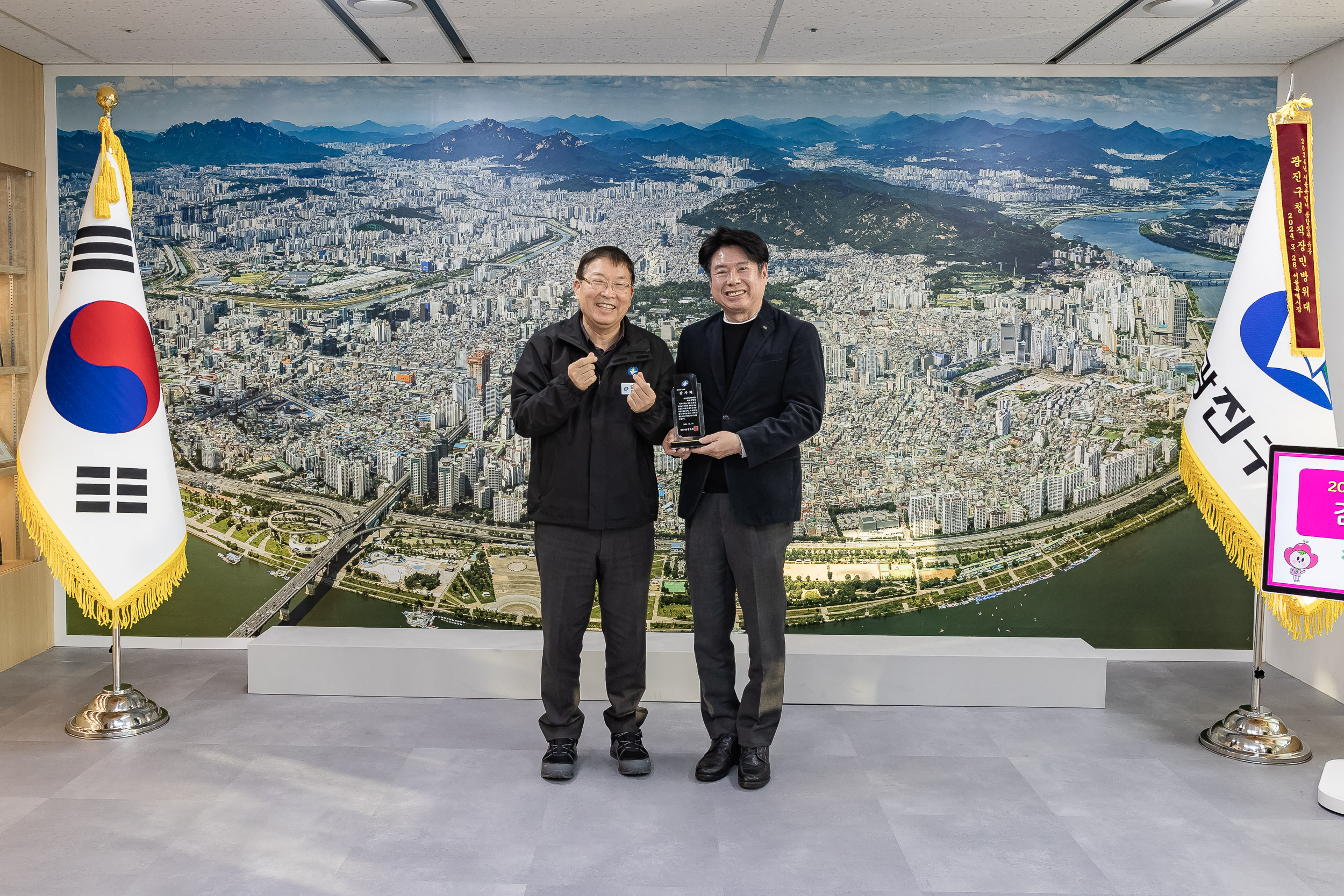 20251217-2025년 광진구 기부자 감사패 수여식 20251217-37805_L_153940.jpg