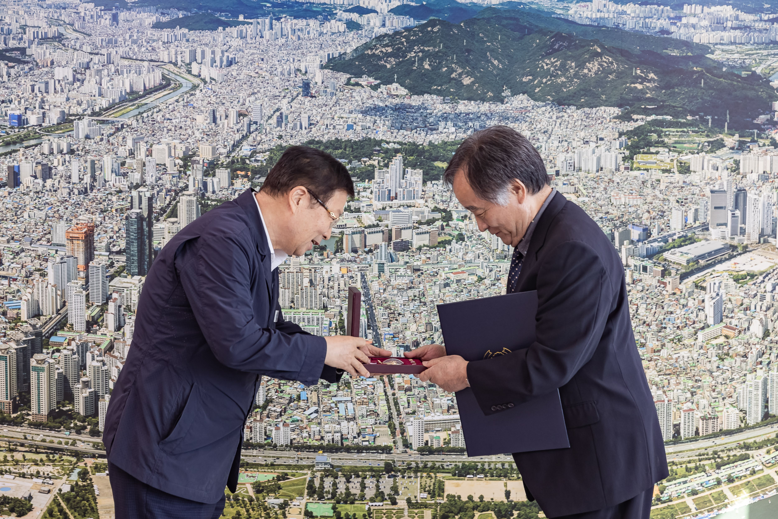 20250911-6.25 전쟁 참전자 무공훈장 전수식 20250911-22918_G_165057.jpg