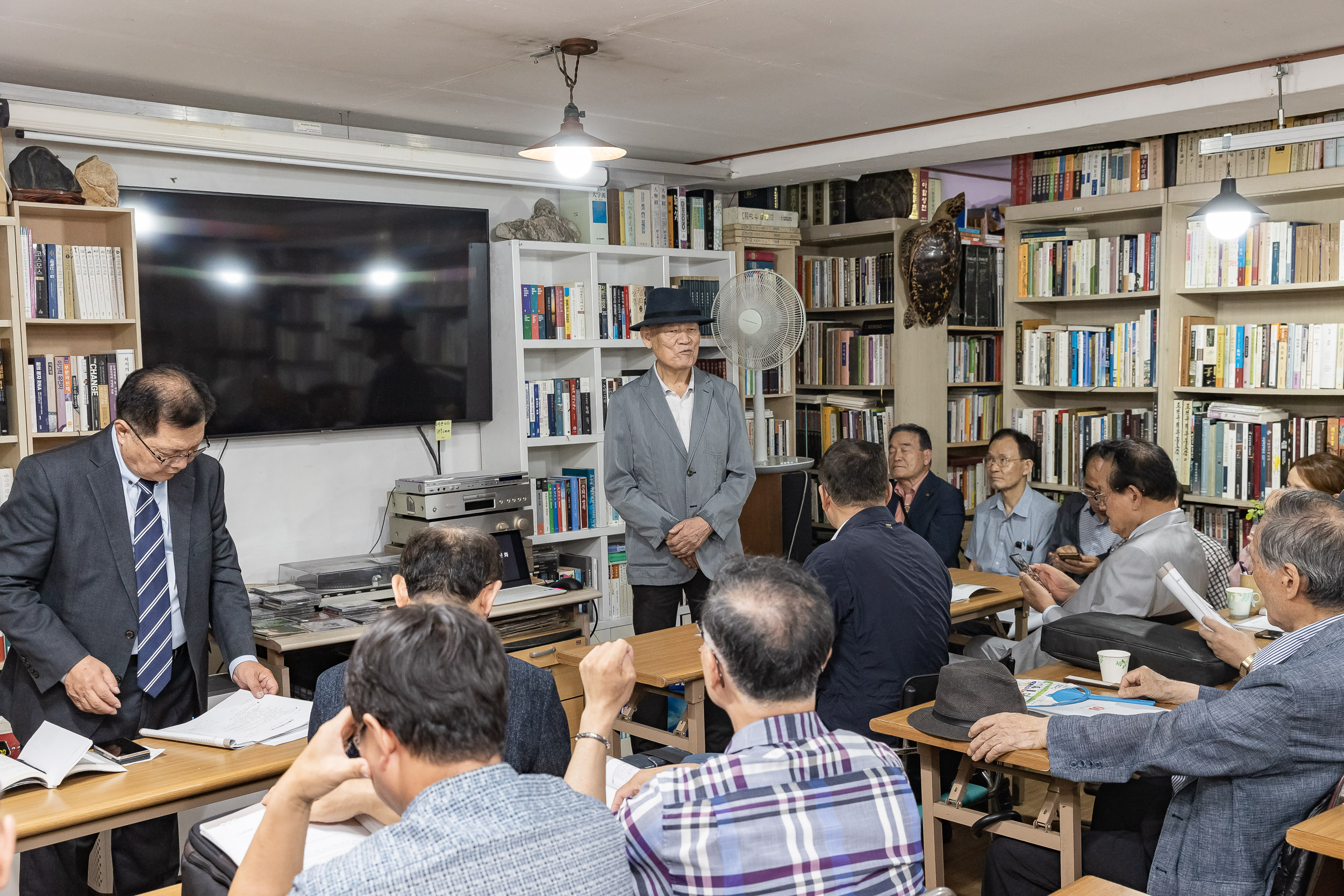 20250924-운룡도서관 고서 전시회 20250924-42018_L_075459.jpg