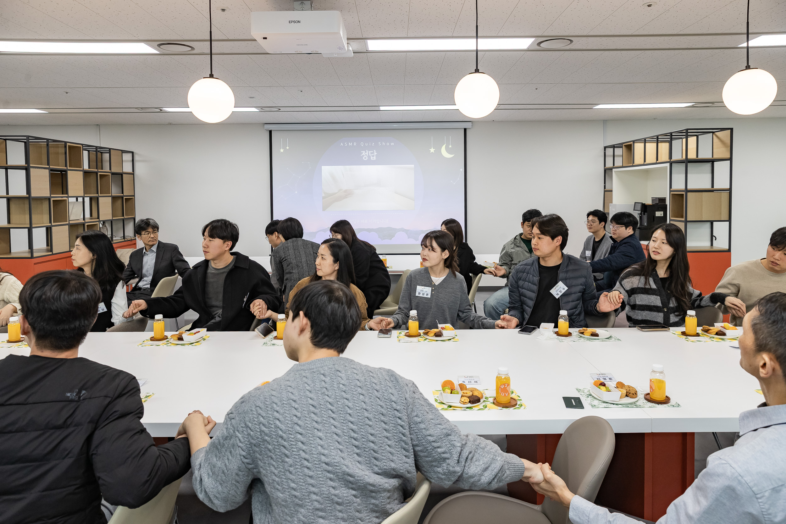 20251127-2025년 하반기 친절 직원 격려 간담회 20251127-17450_L_130138.jpg