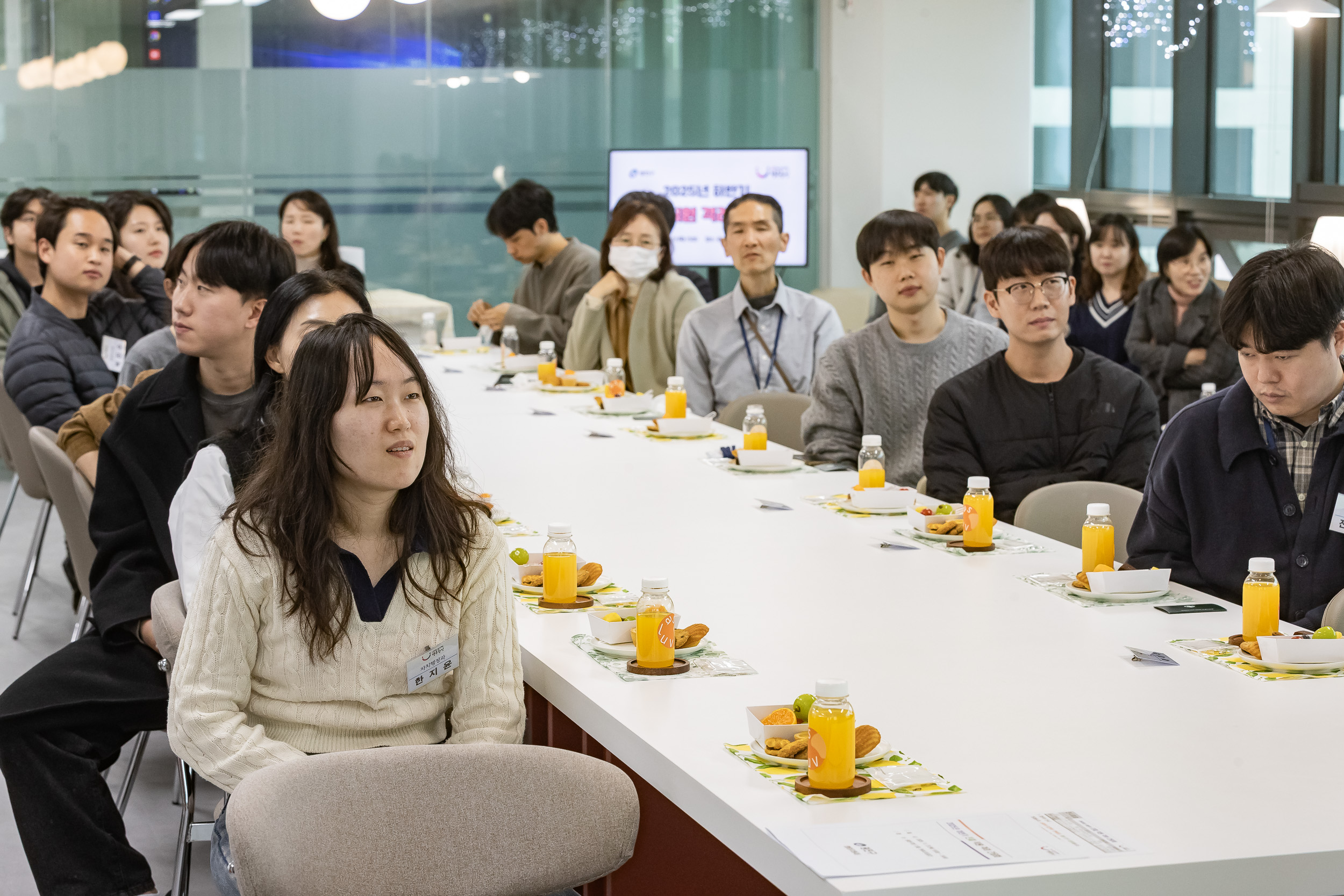 20251127-2025년 하반기 친절 직원 격려 간담회 20251127-17498_L_130138.jpg