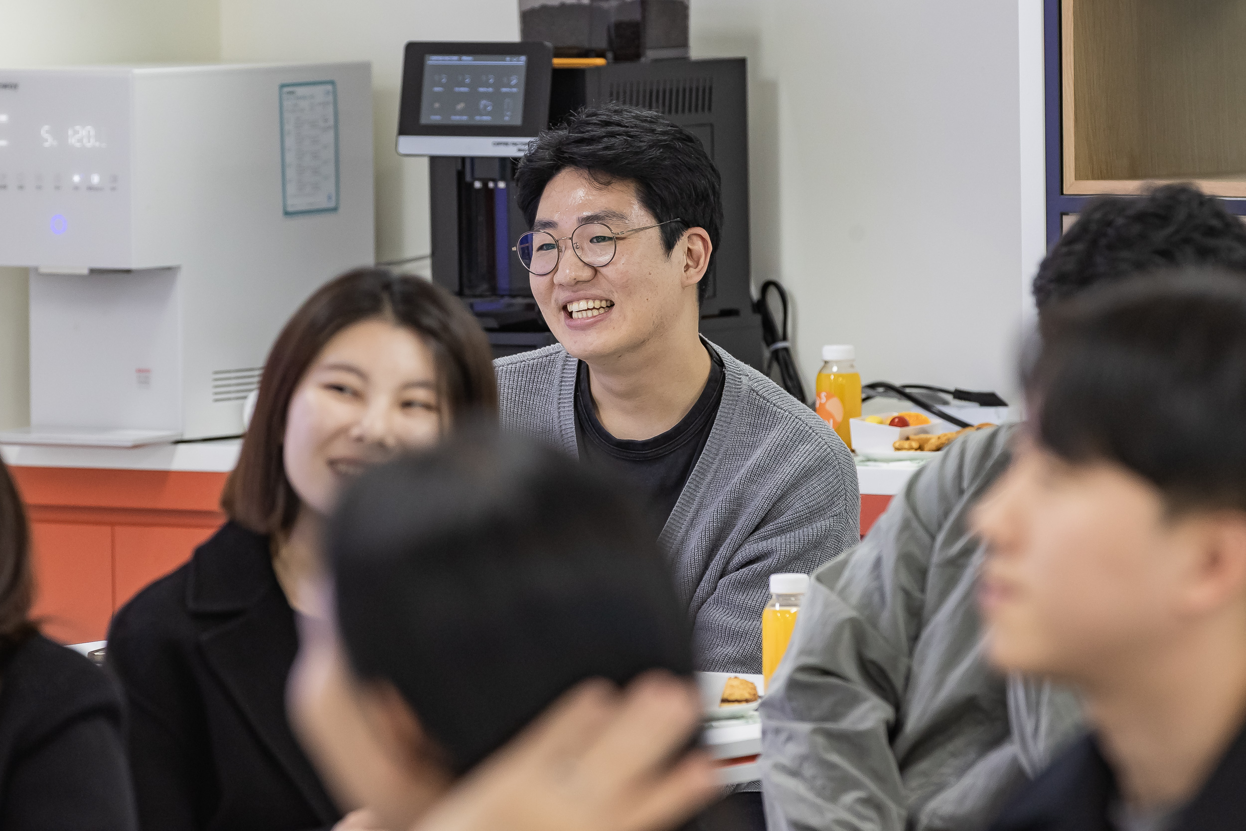 20251127-2025년 하반기 친절 직원 격려 간담회 20251127-17547_L_130139.jpg